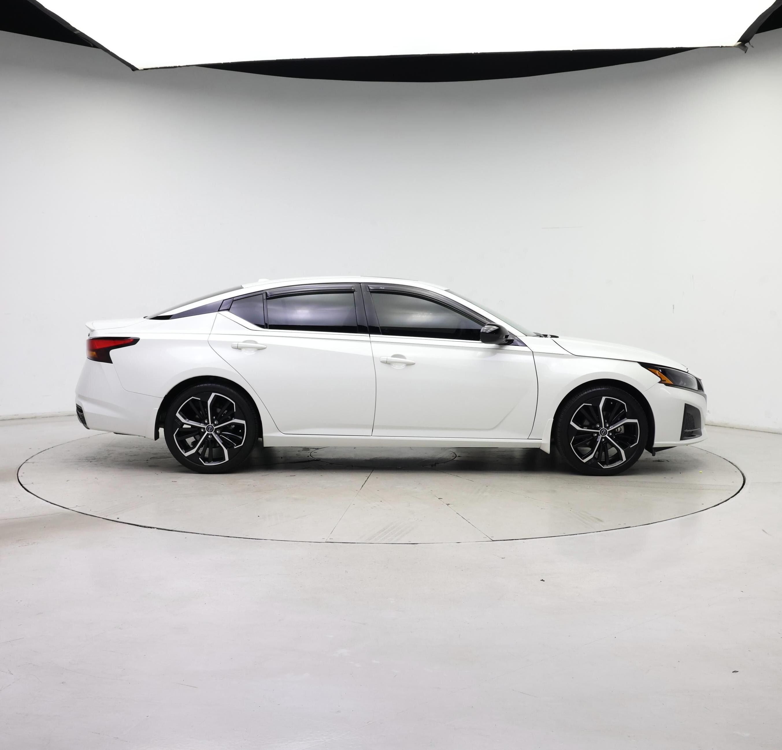 Thumbnail: 2023 Nissan Altima - 7