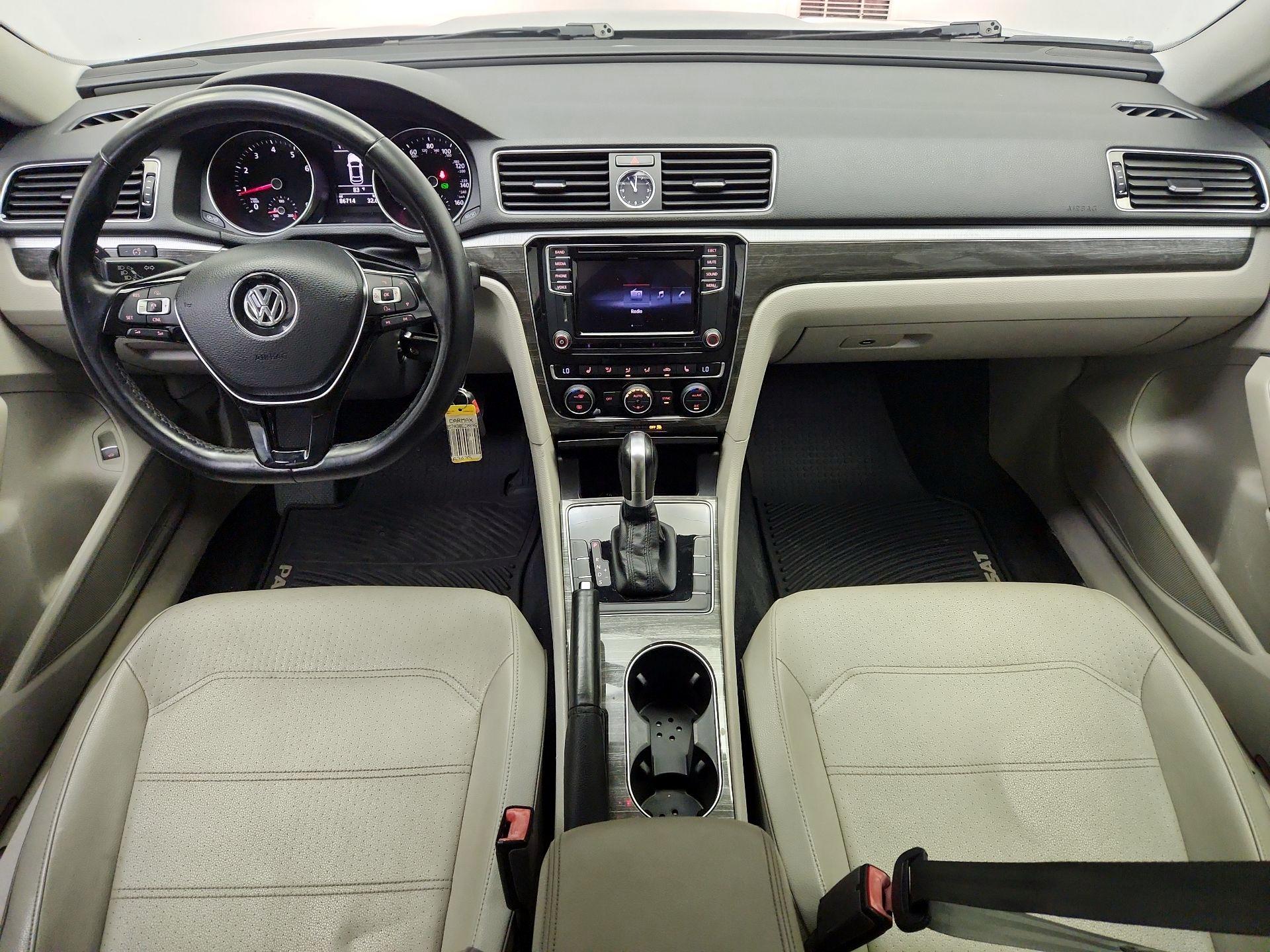Thumbnail: 2016 Volkswagen Passat - 9