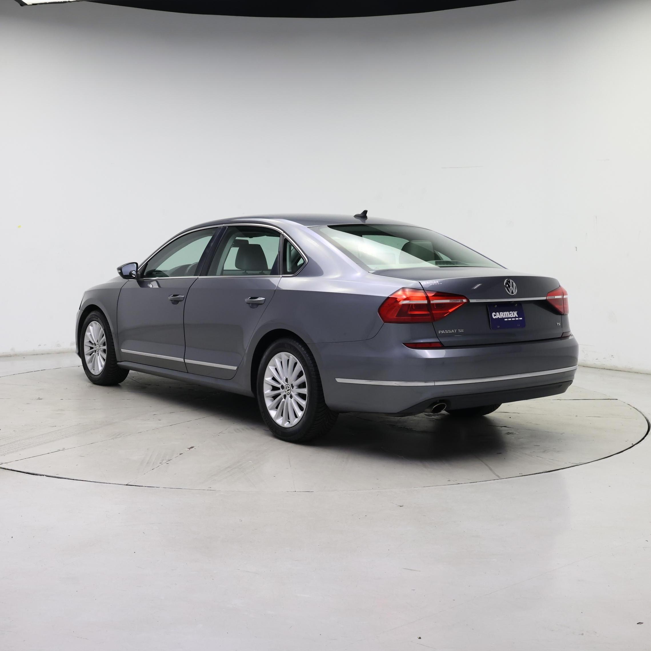 Thumbnail: 2016 Volkswagen Passat - 2