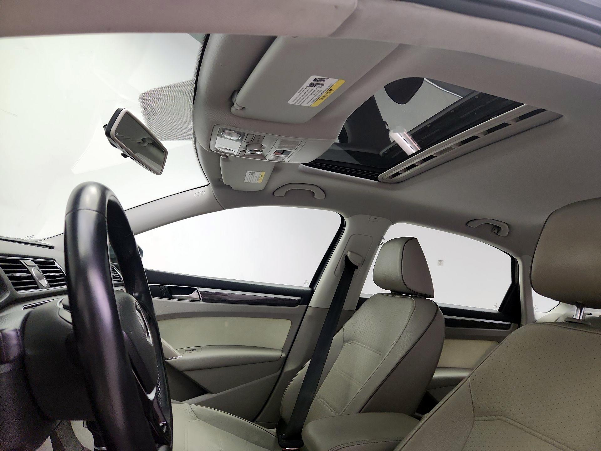 Thumbnail: 2016 Volkswagen Passat - 19