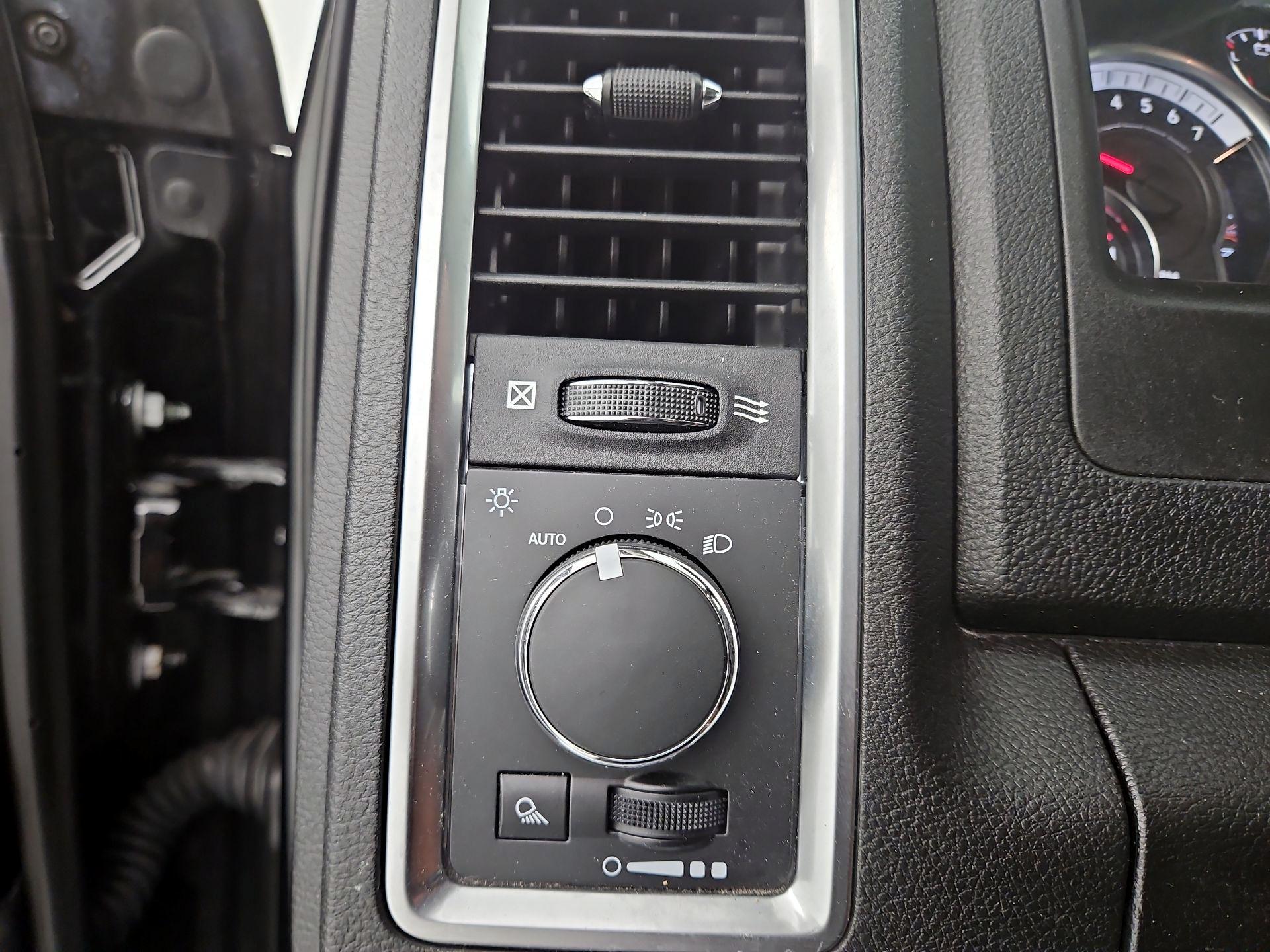 Thumbnail: 2023 RAM 1500 Classic - 13
