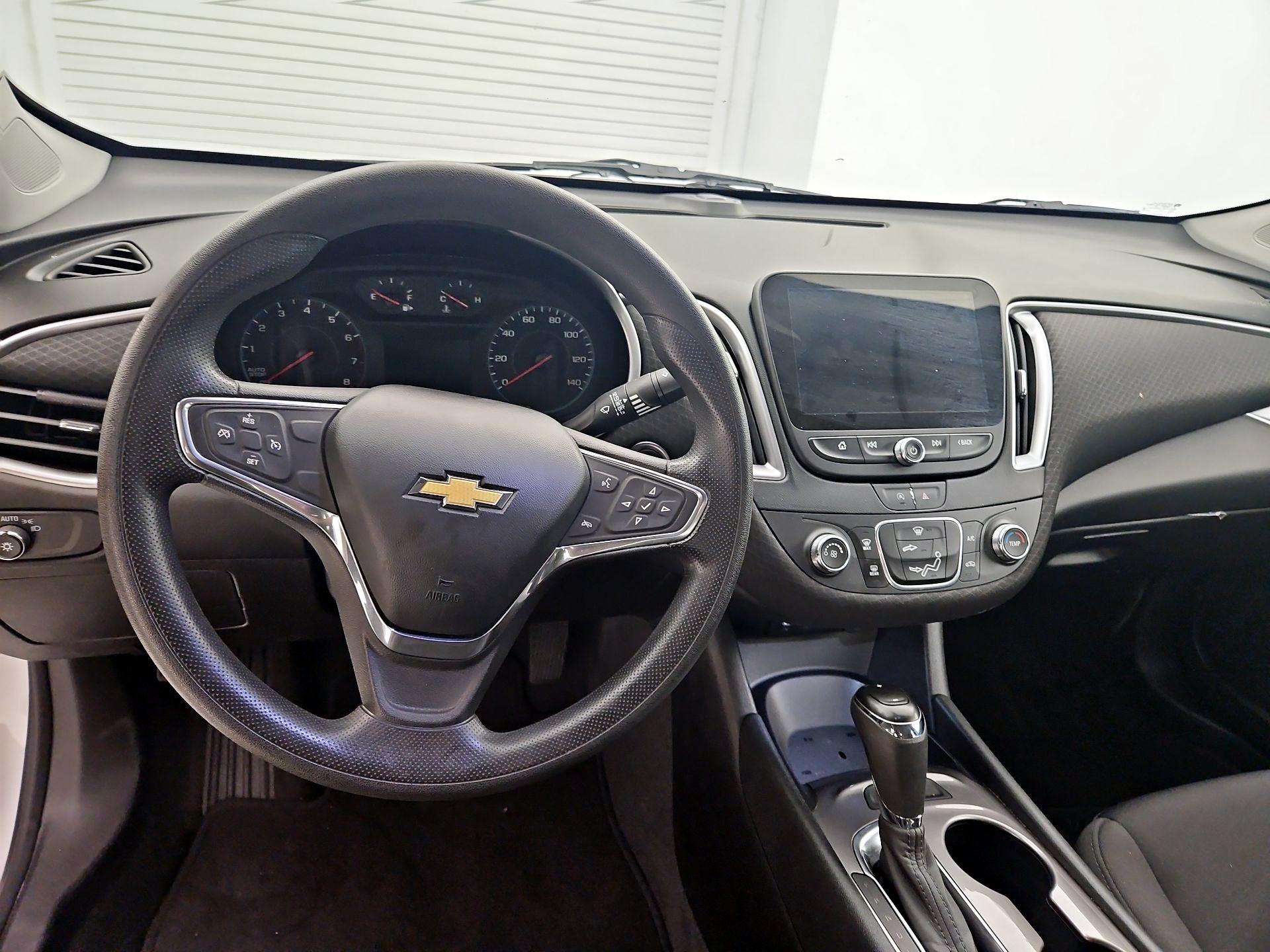 Thumbnail: 2020 Chevrolet Malibu - 9