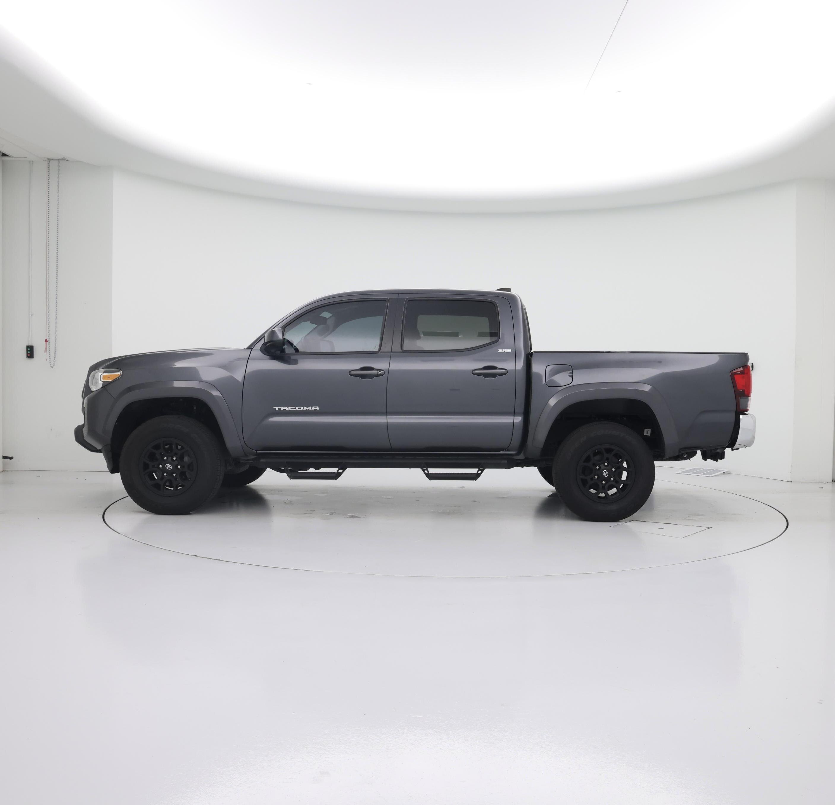 Thumbnail: 2021 Toyota Tacoma - 3