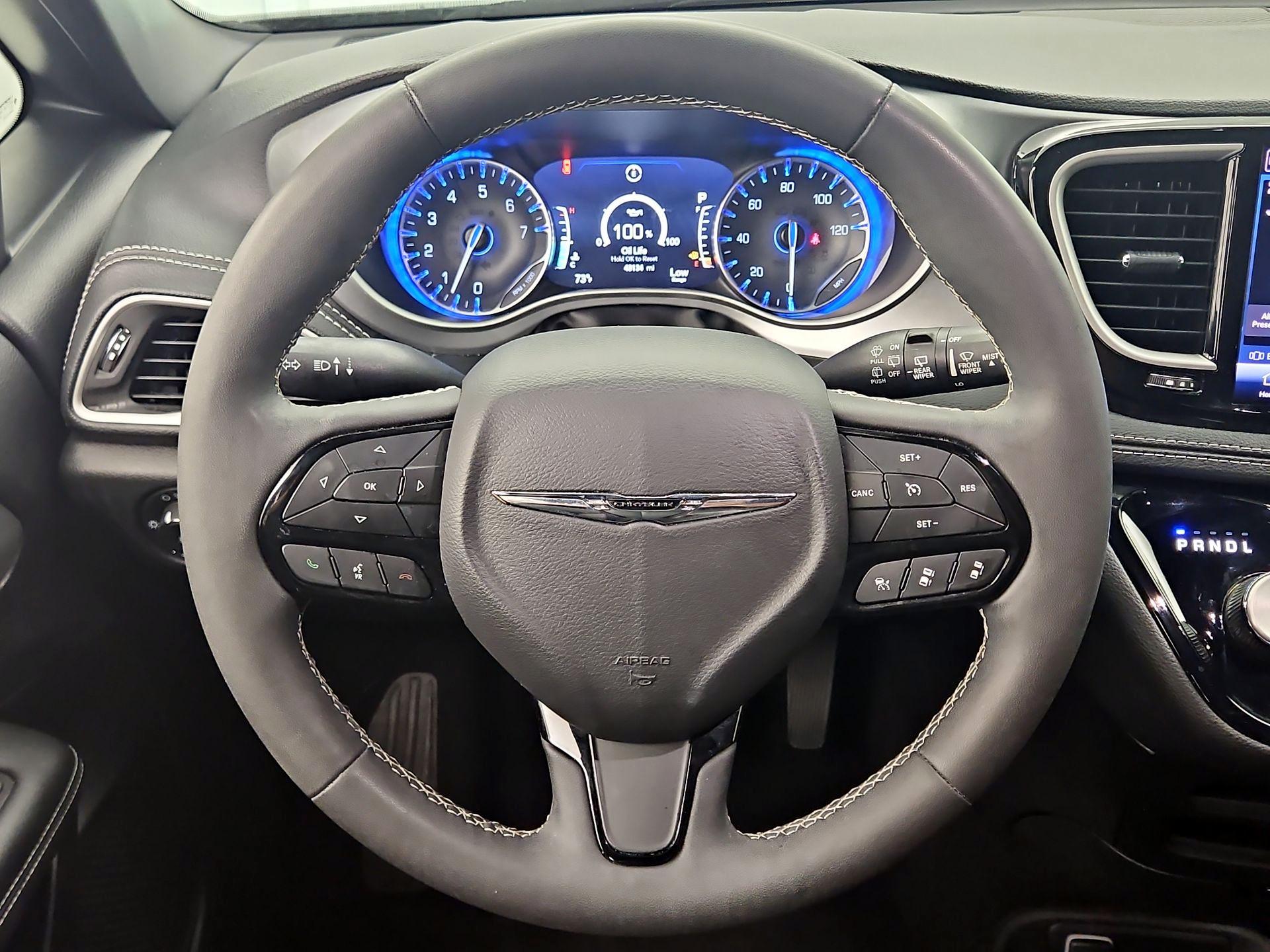 Thumbnail: 2023 Chrysler Pacifica - 10