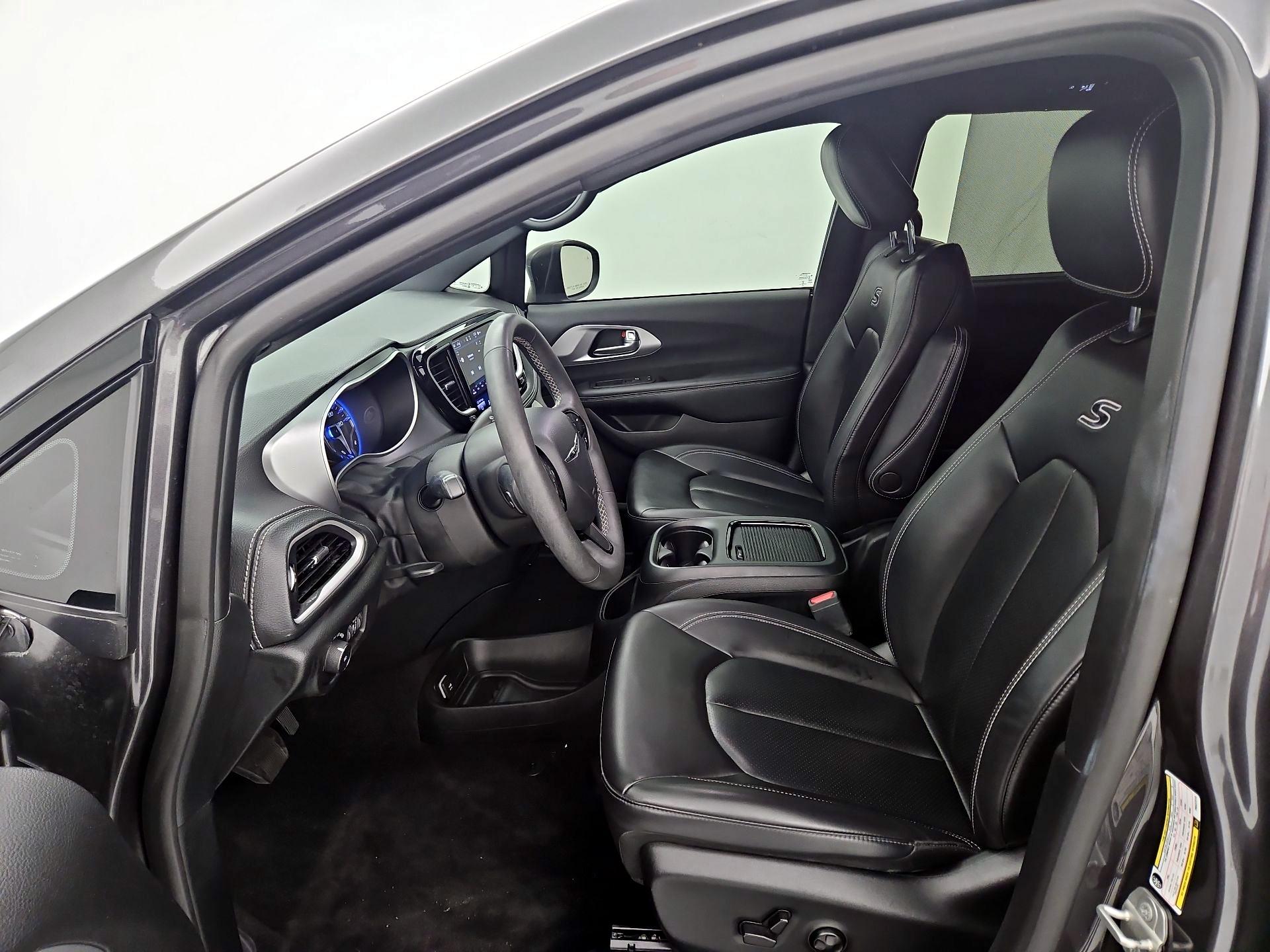 Thumbnail: 2023 Chrysler Pacifica - 11