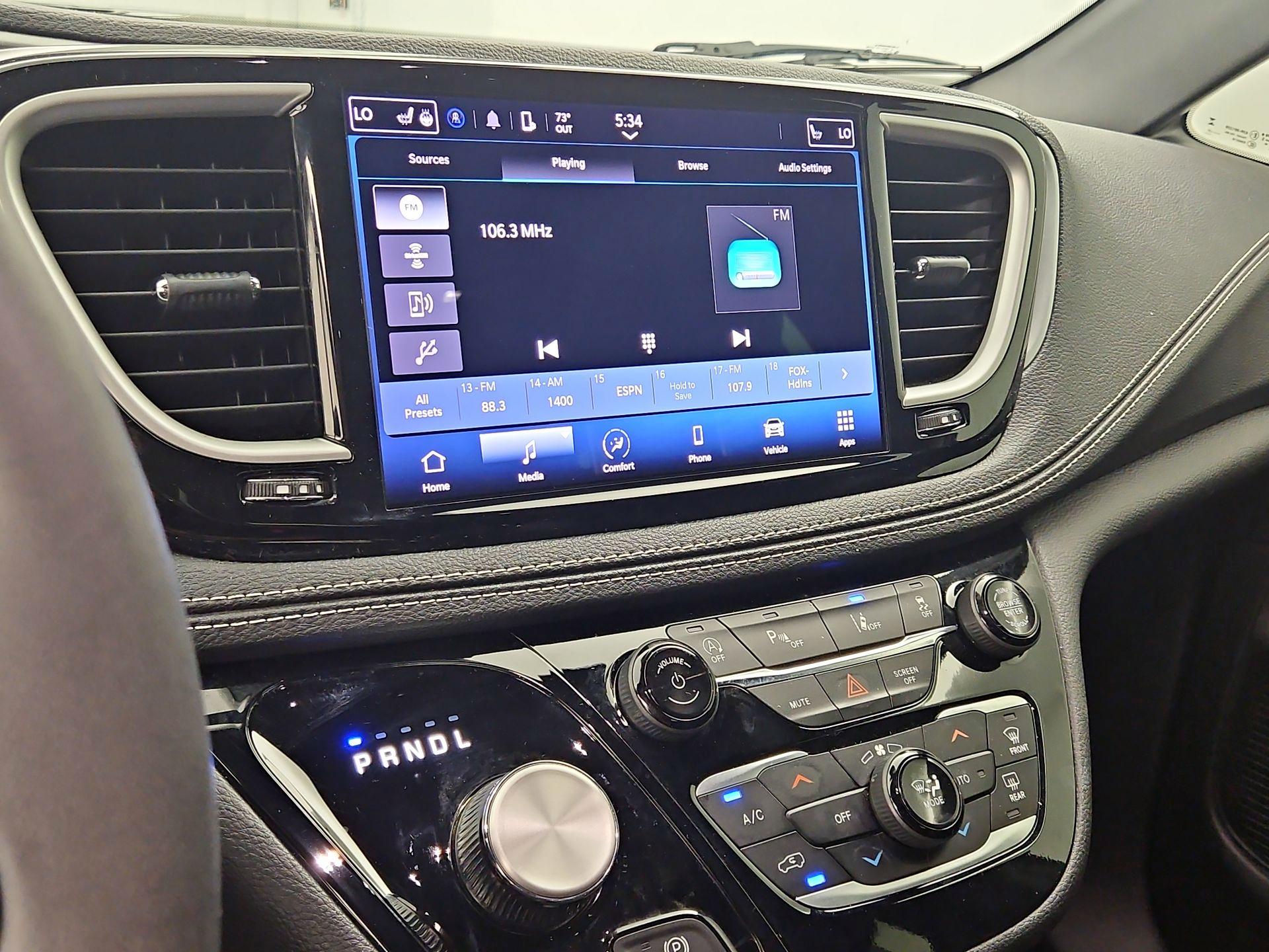 Thumbnail: 2023 Chrysler Pacifica - 15