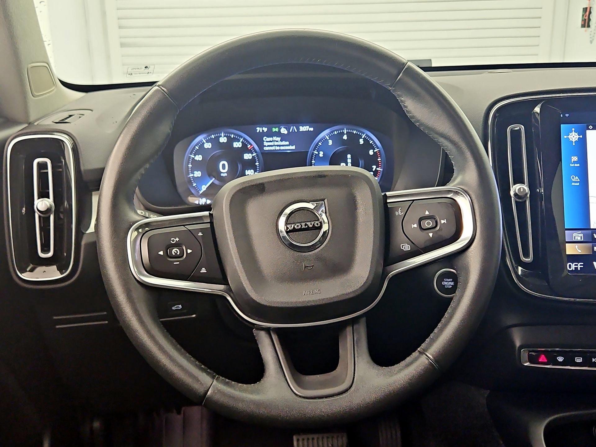 Thumbnail: 2021 Volvo XC40 - 10