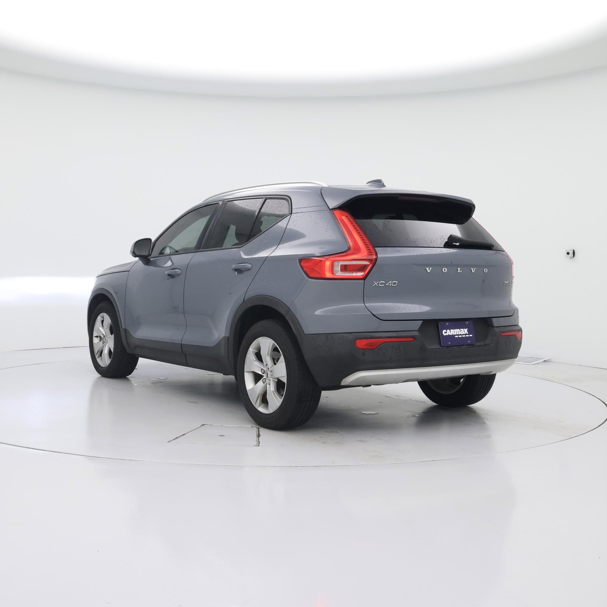 Thumbnail: 2021 Volvo XC40 - 2