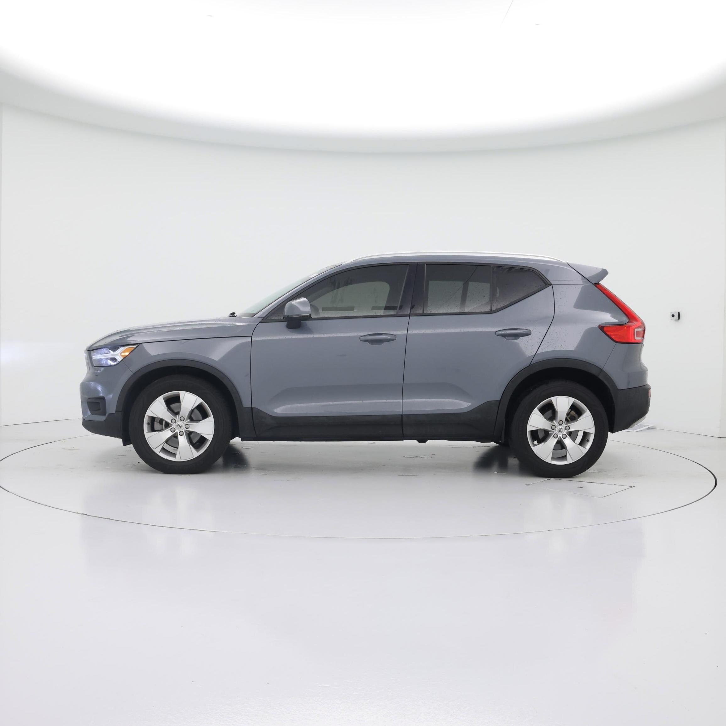 Thumbnail: 2021 Volvo XC40 - 3