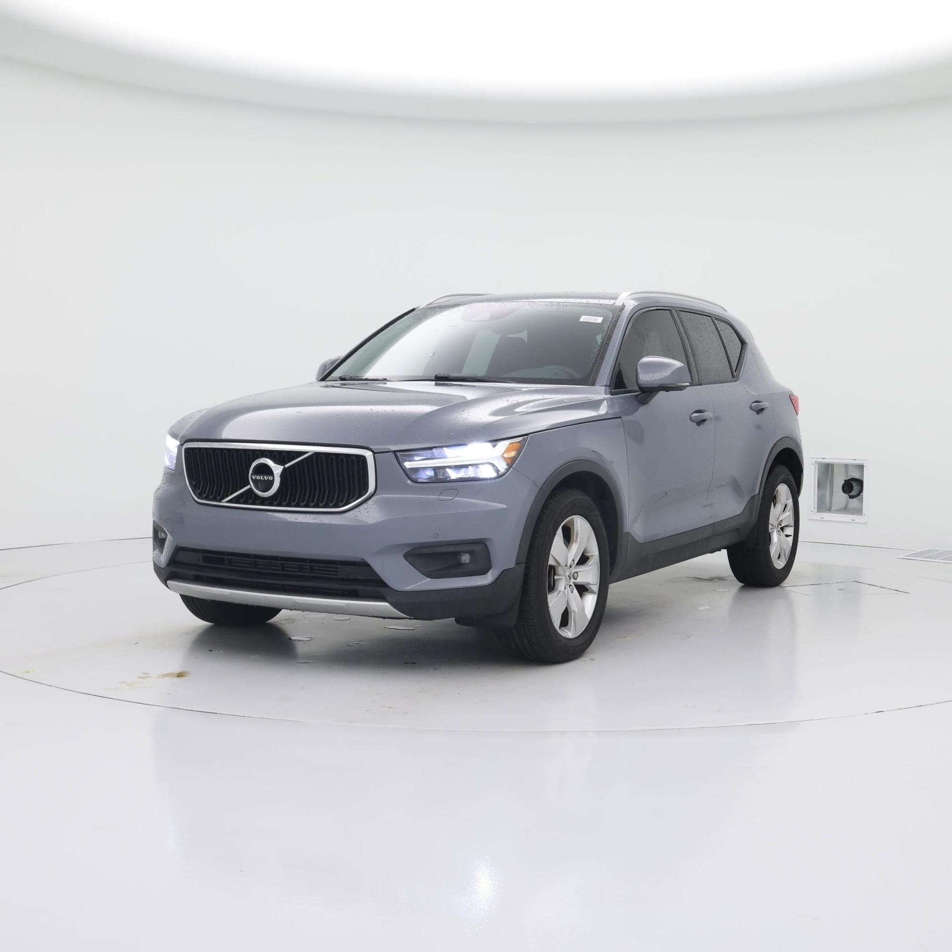 Thumbnail: 2021 Volvo XC40 - 4