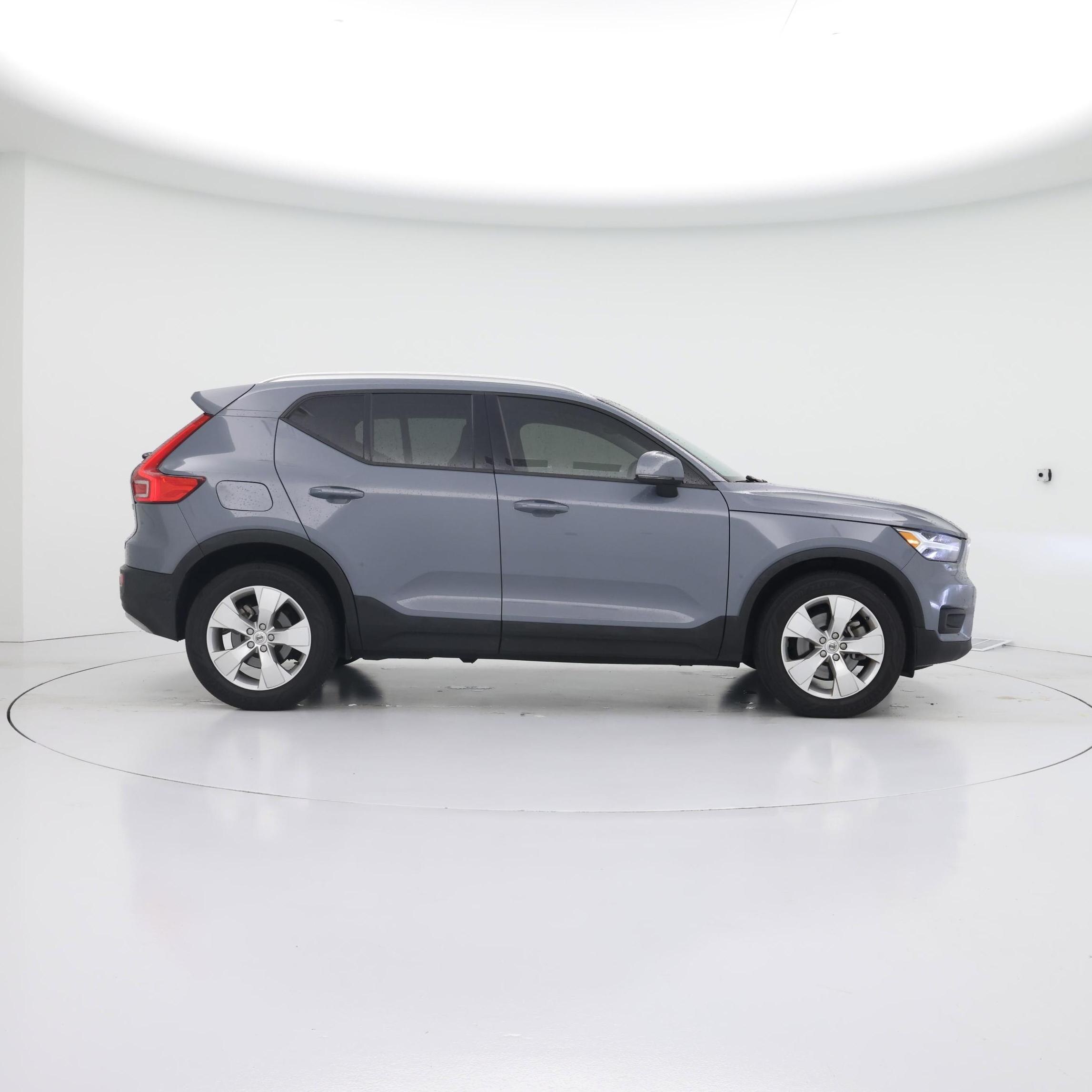Thumbnail: 2021 Volvo XC40 - 7