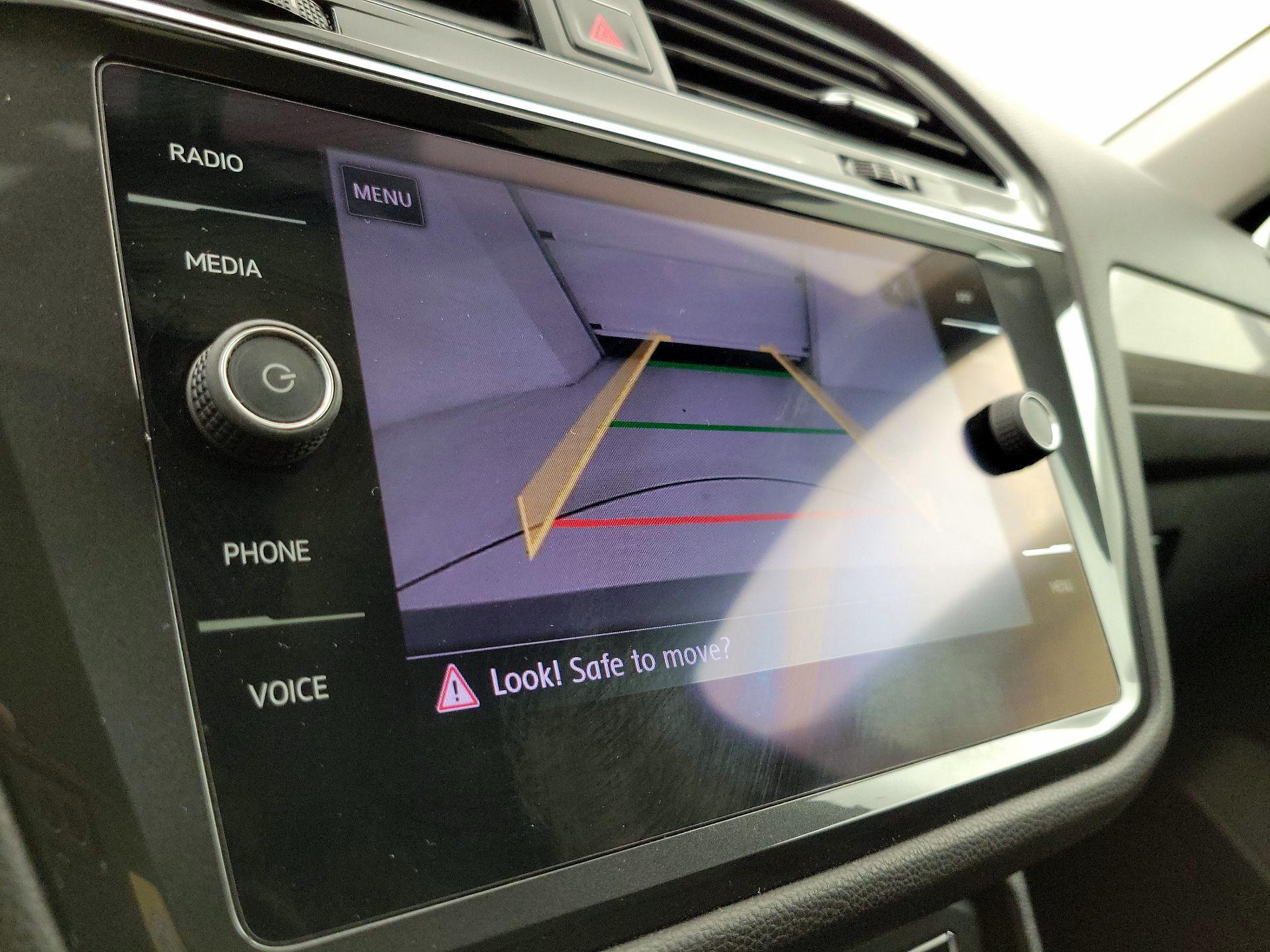 Thumbnail: 2018 Volkswagen Tiguan - 14