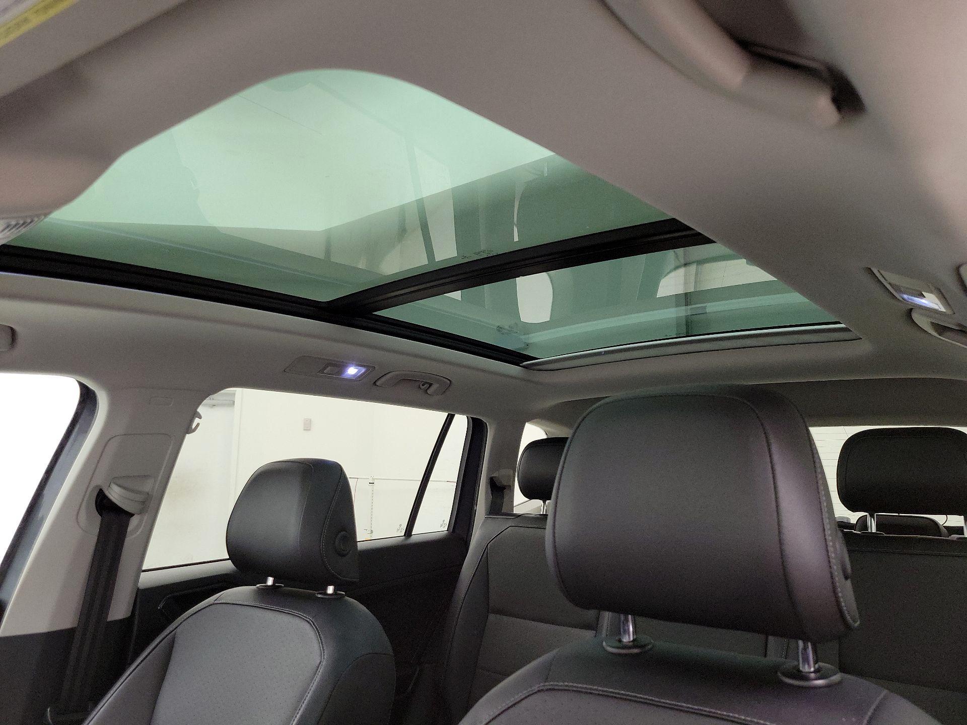 Thumbnail: 2018 Volkswagen Tiguan - 19