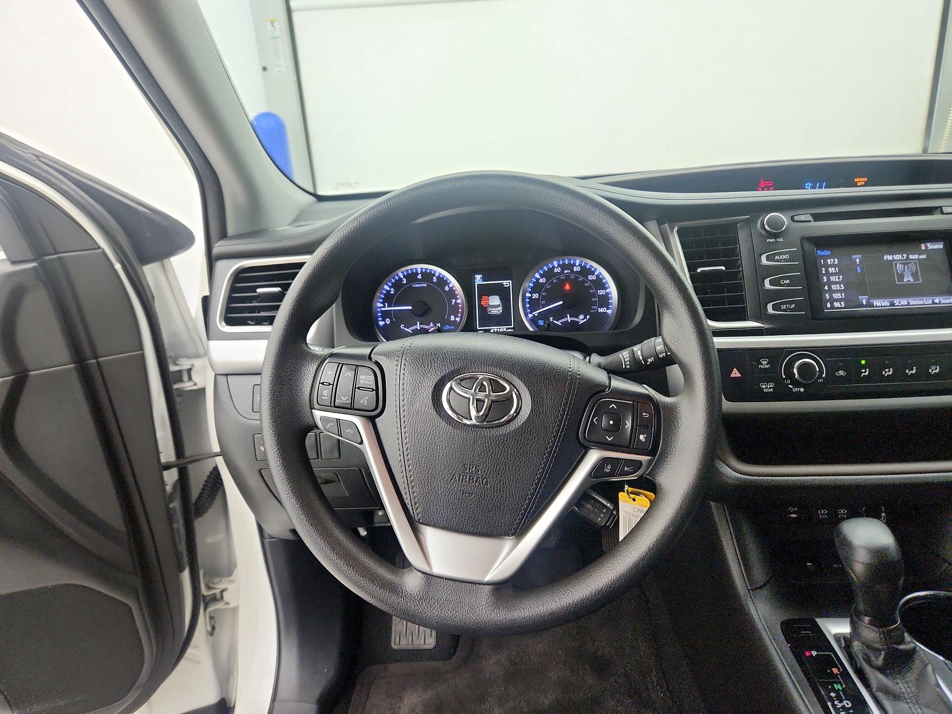 Thumbnail: 2019 Toyota Highlander - 10