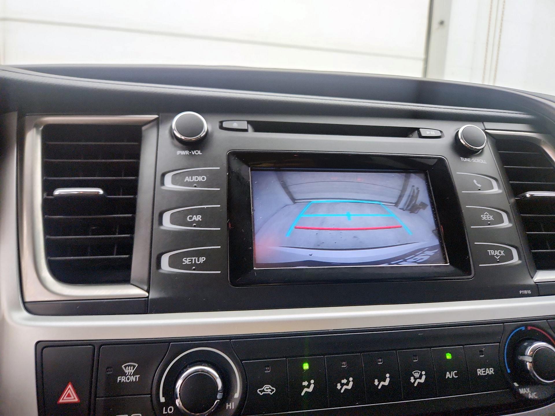 Thumbnail: 2019 Toyota Highlander - 14