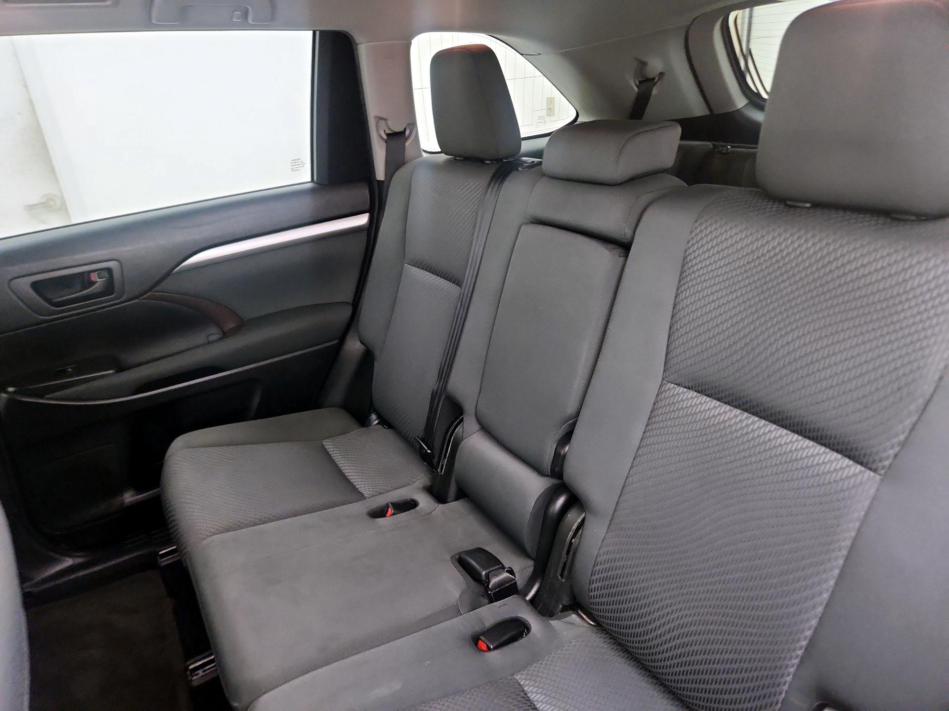 Thumbnail: 2019 Toyota Highlander - 19