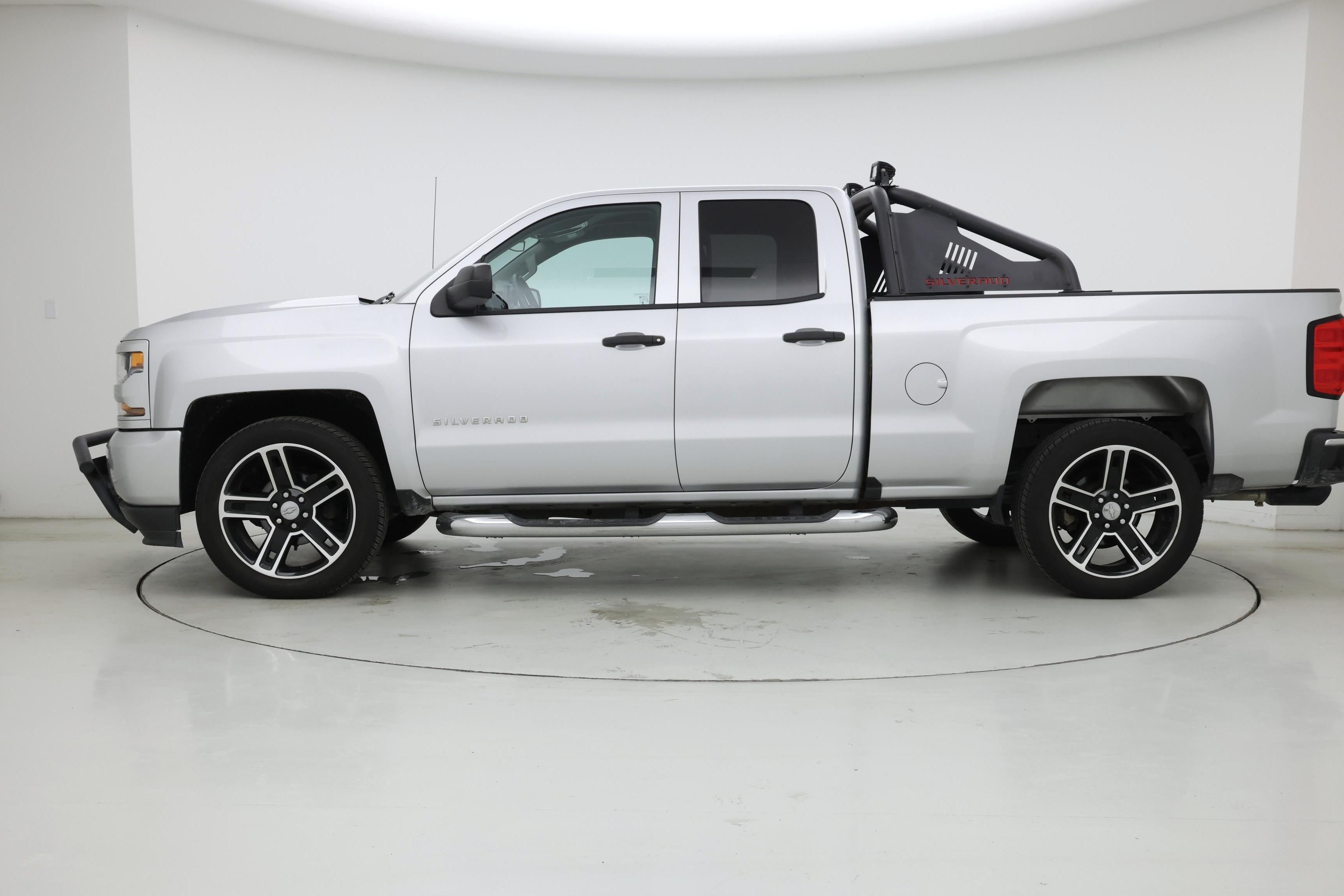 Thumbnail: 2017 Chevrolet Silverado 1500 - 3