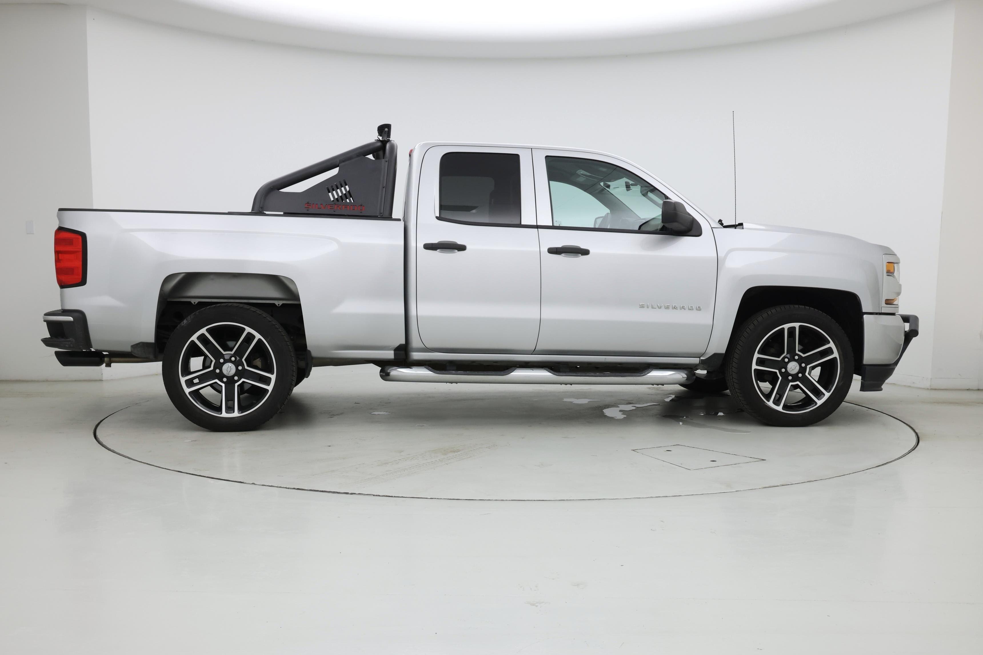 Thumbnail: 2017 Chevrolet Silverado 1500 - 7