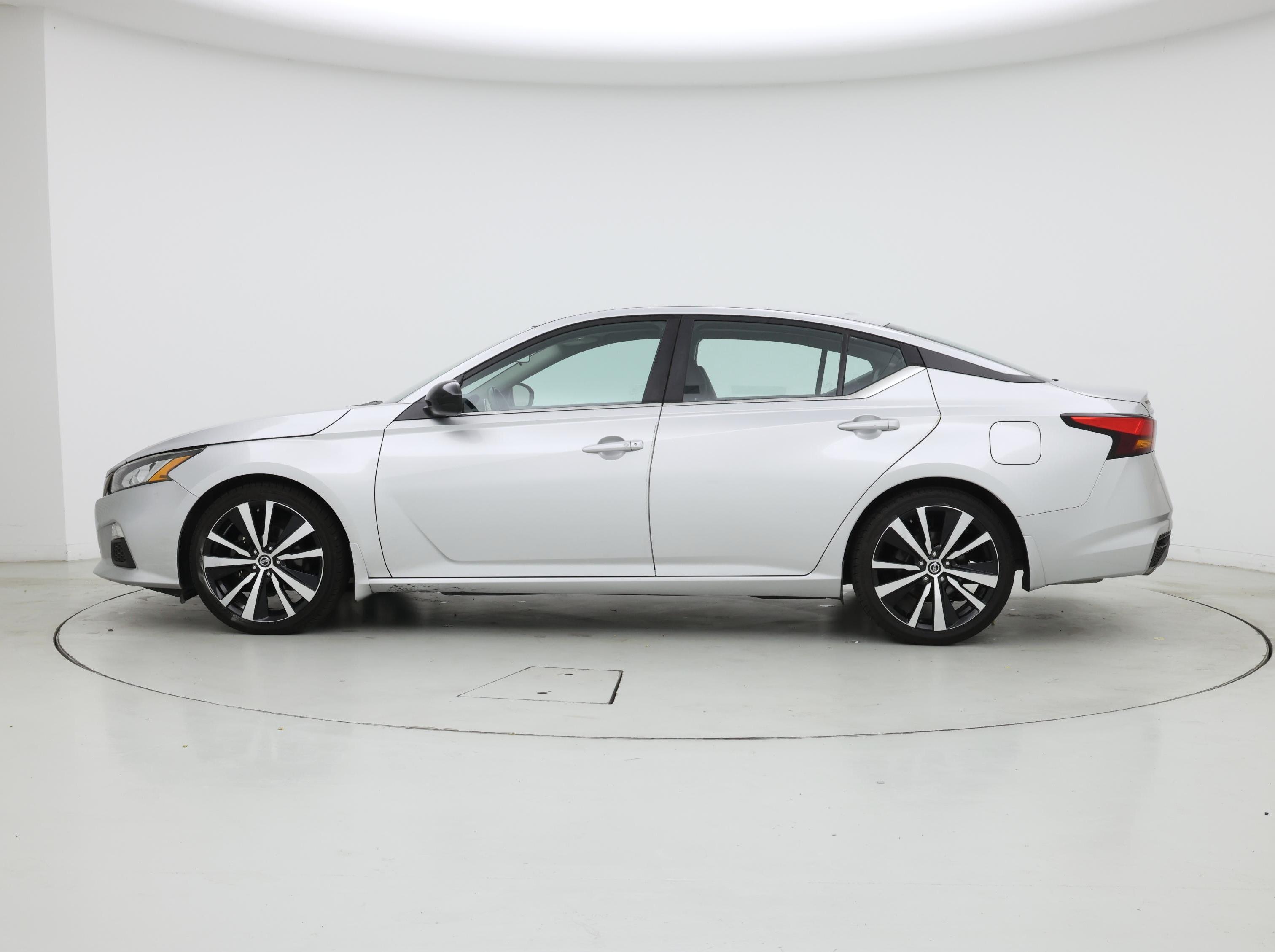 Thumbnail: 2019 Nissan Altima - 3