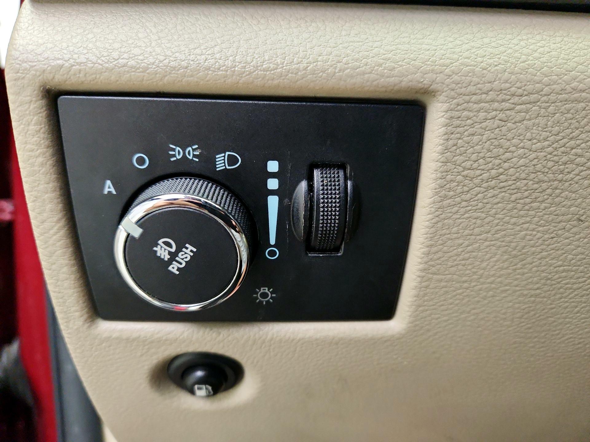 Thumbnail: 2013 Jeep Grand Cherokee - 13