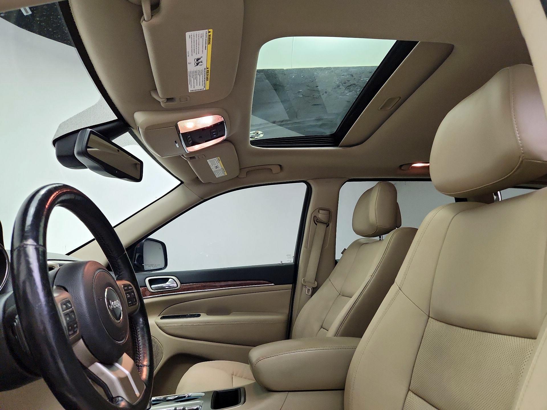 Thumbnail: 2013 Jeep Grand Cherokee - 20