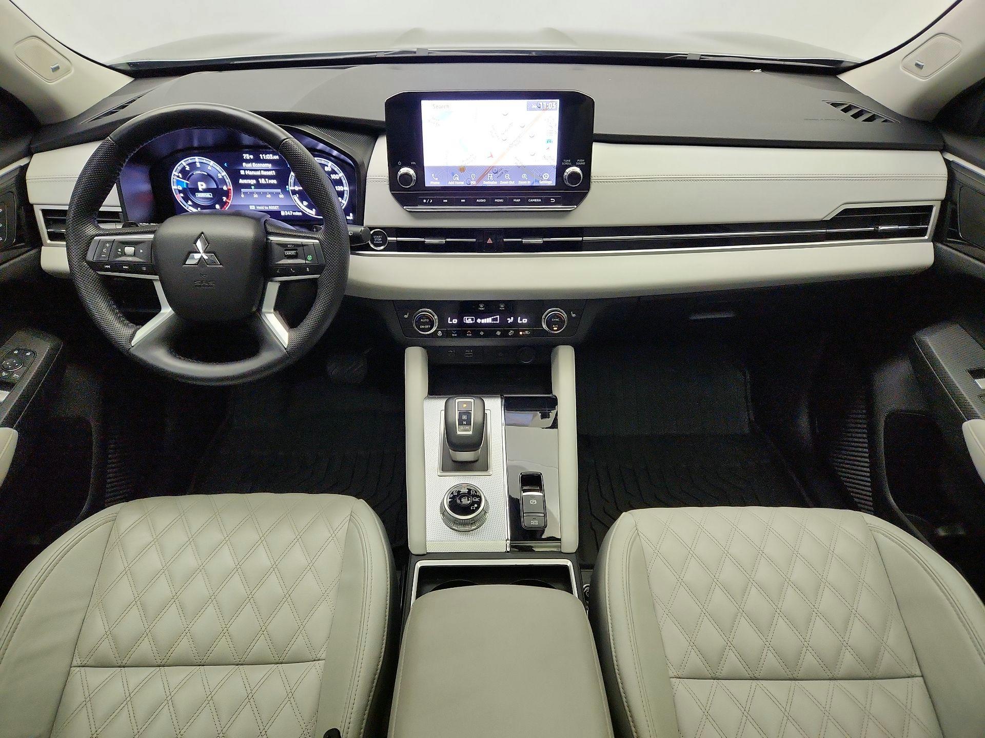 Thumbnail: 2023 Mitsubishi Outlander - 9
