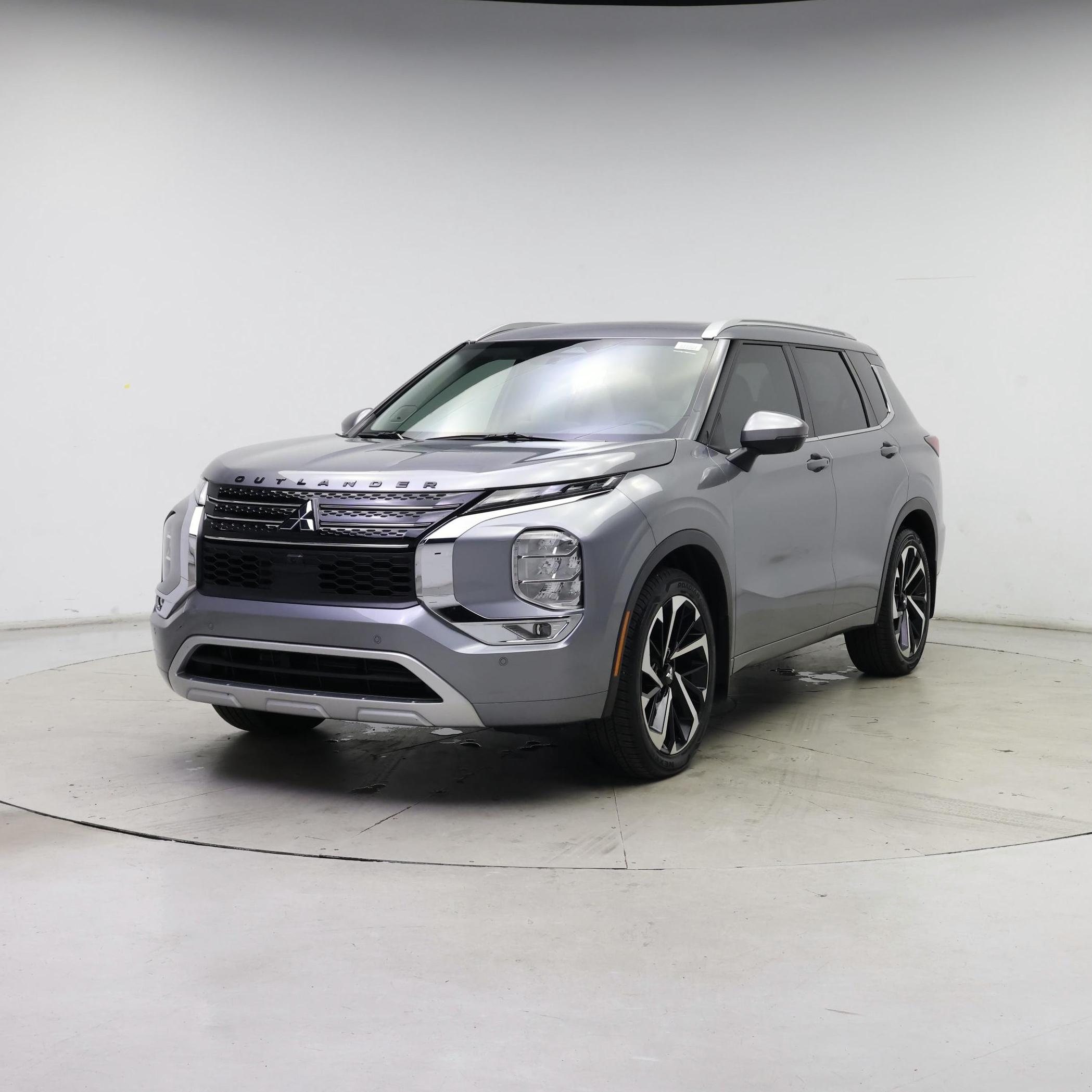 Thumbnail: 2023 Mitsubishi Outlander - 4