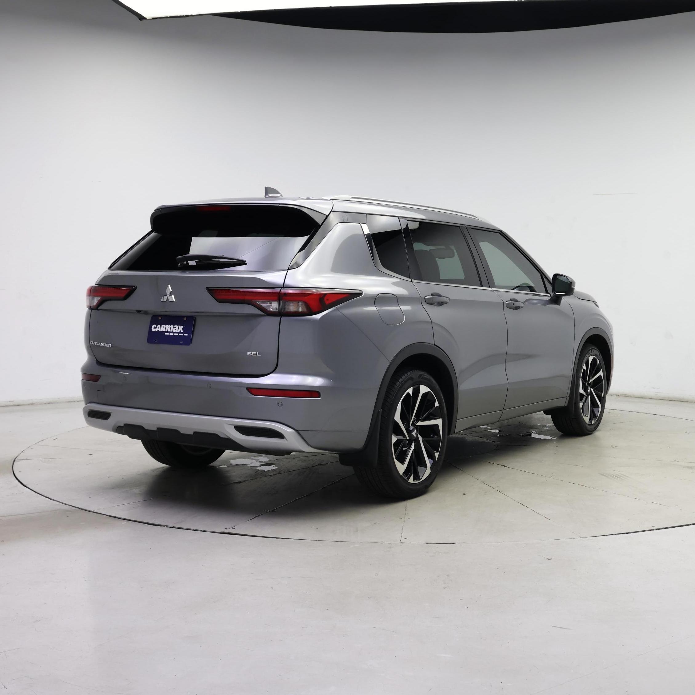 Thumbnail: 2023 Mitsubishi Outlander - 8