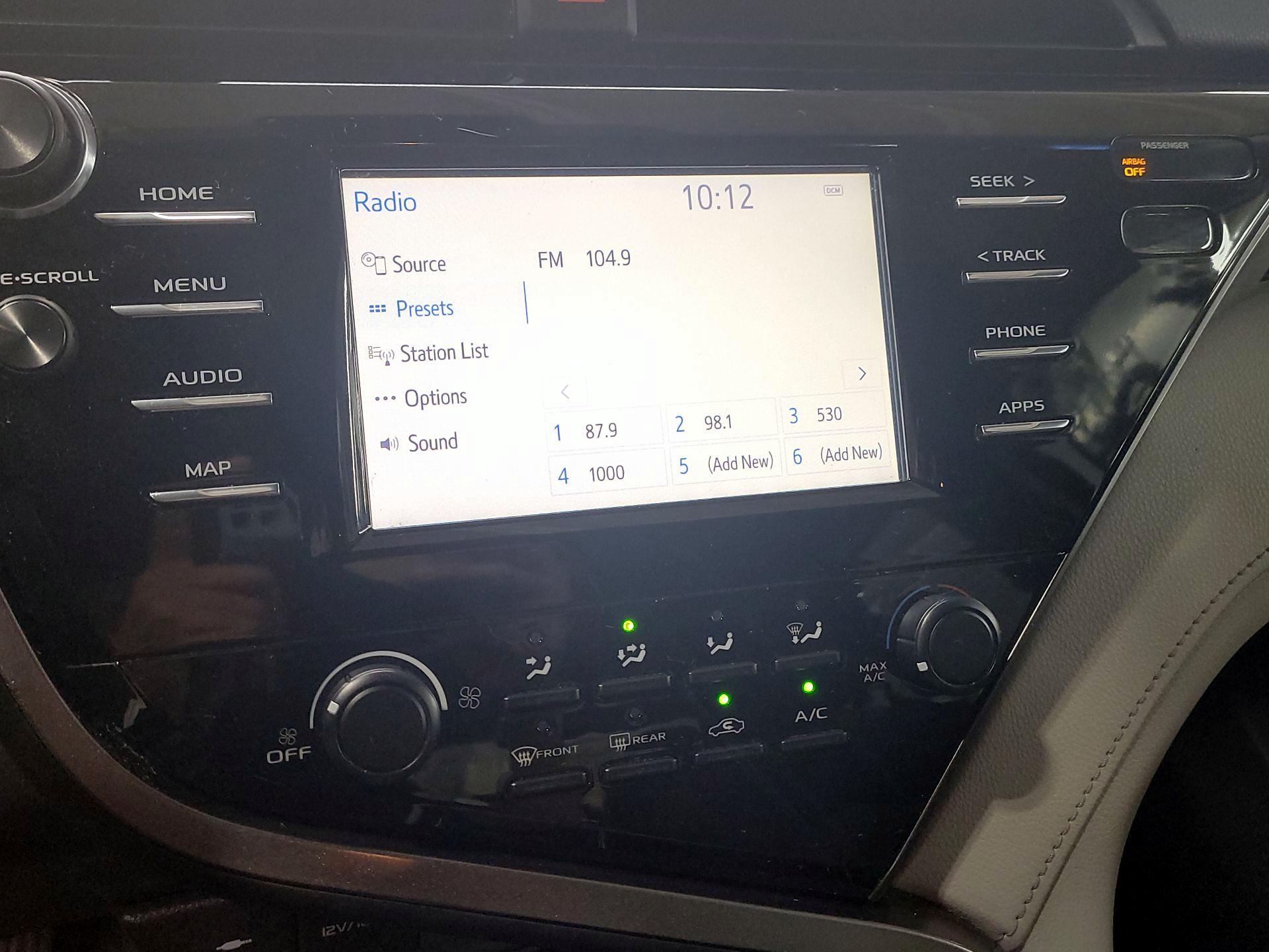 Thumbnail: 2019 Toyota Camry - 13