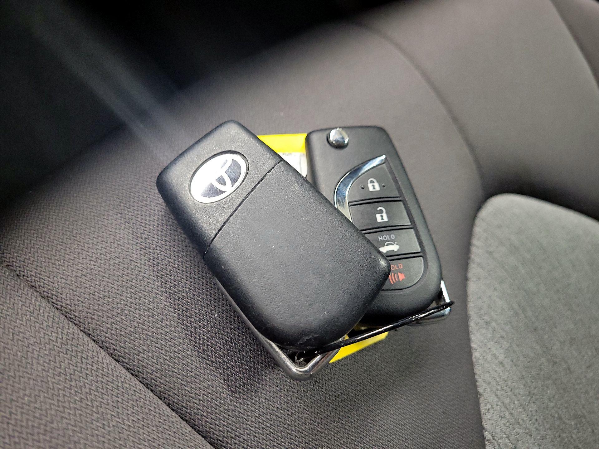 Thumbnail: 2019 Toyota Camry - 19