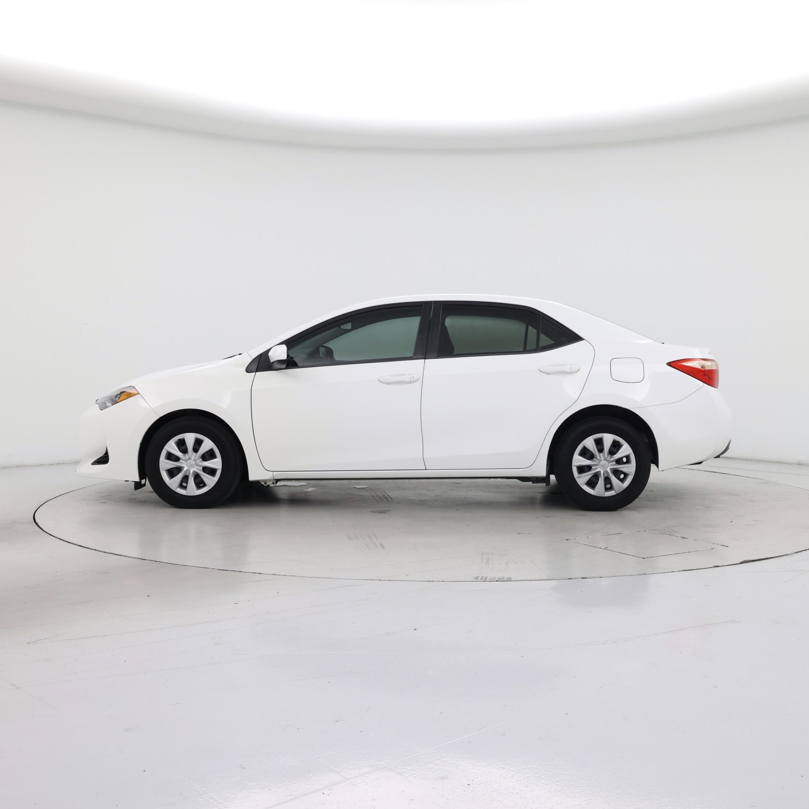 Thumbnail: 2017 Toyota Corolla - 3