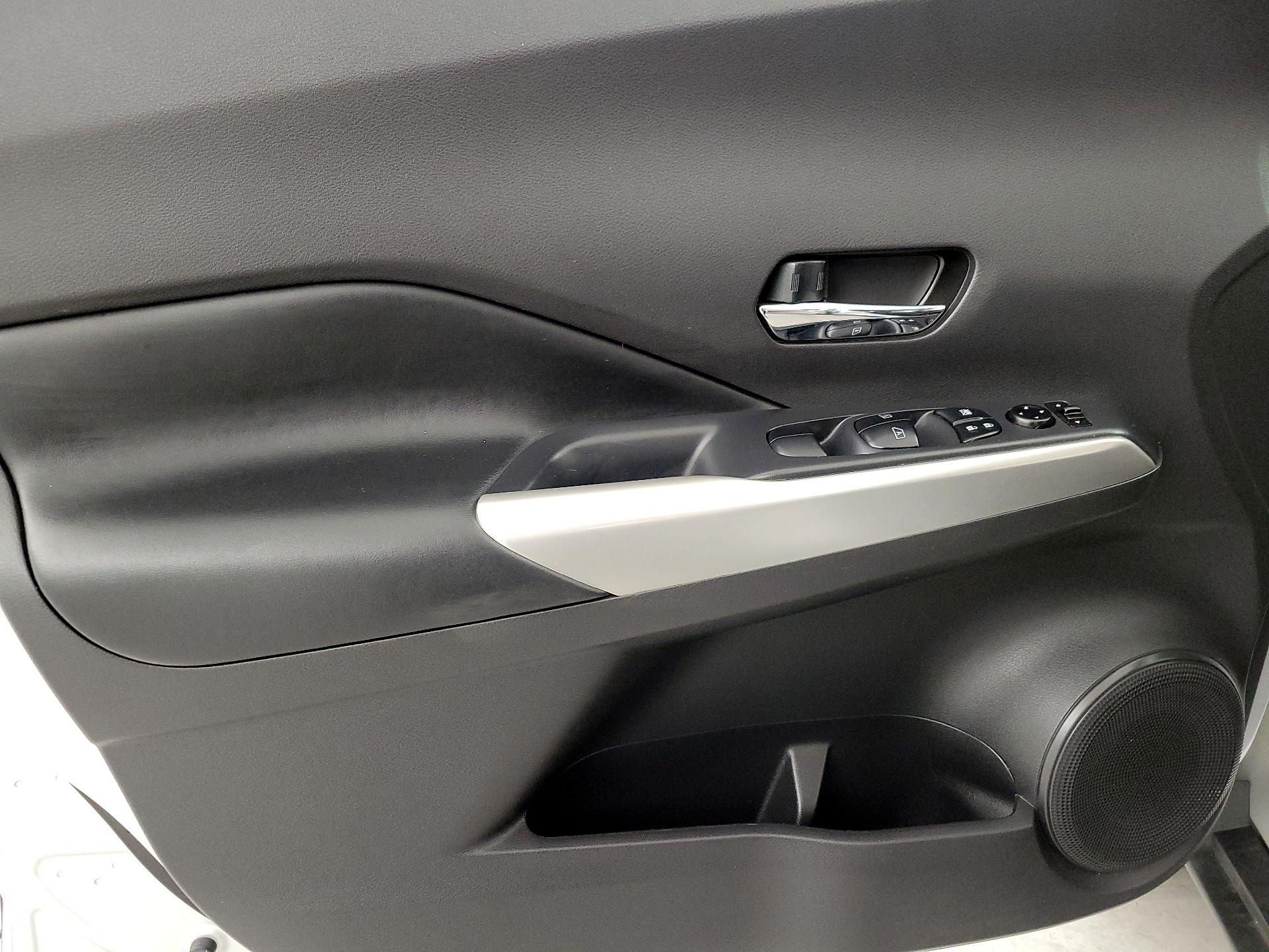 Thumbnail: 2019 Nissan Kicks - 12