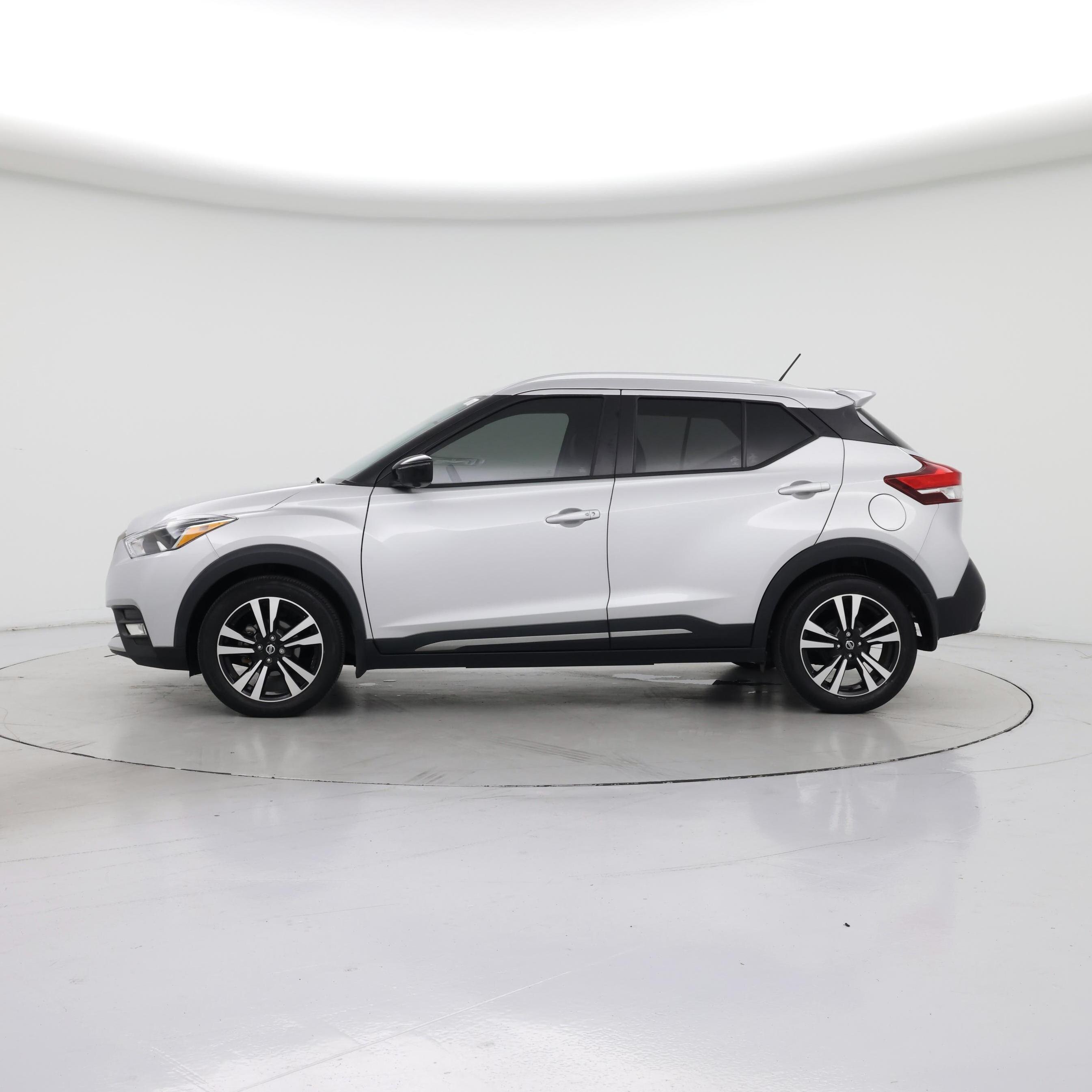 Thumbnail: 2019 Nissan Kicks - 3