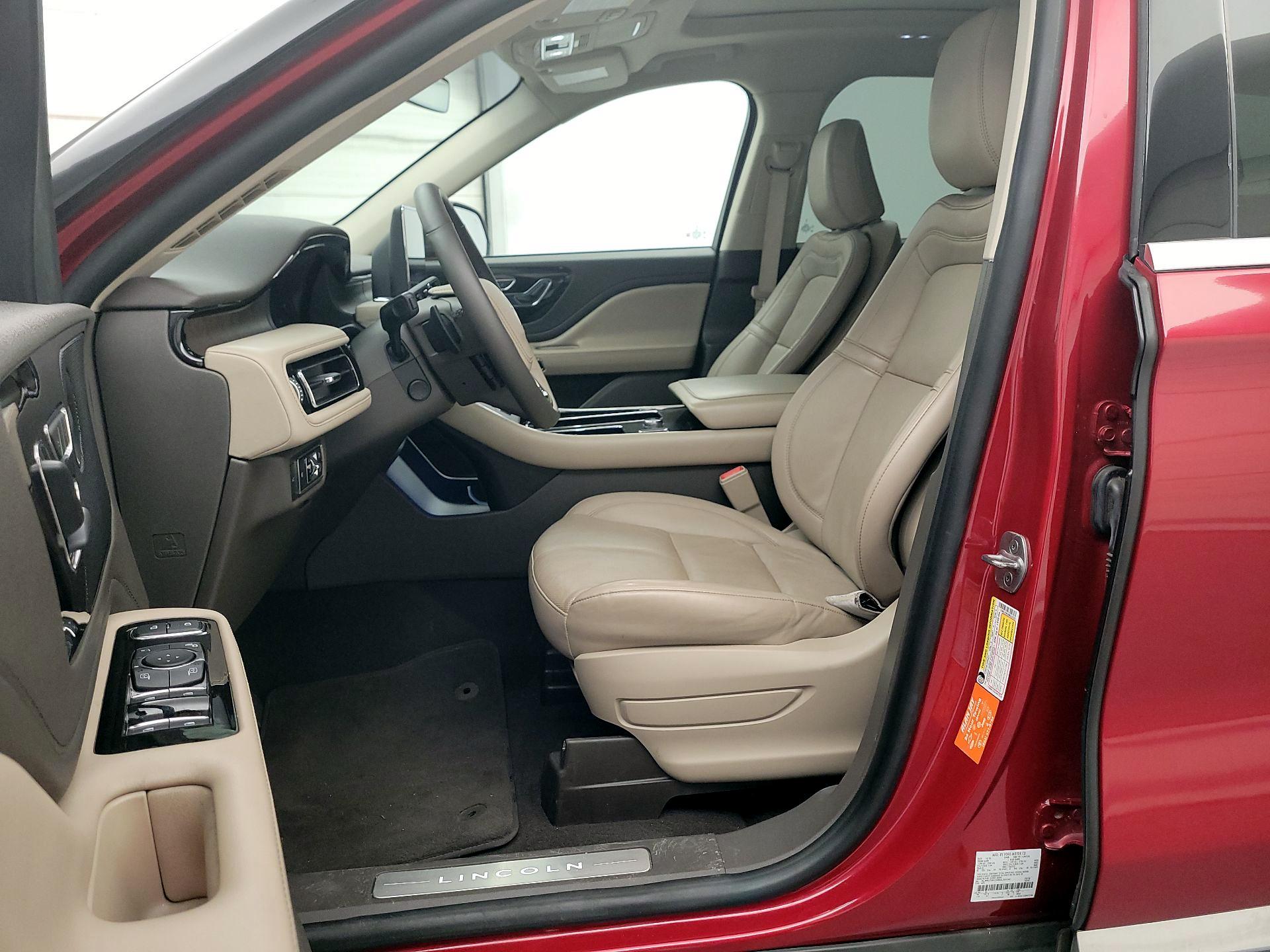 Thumbnail: 2021 Lincoln Aviator - 11
