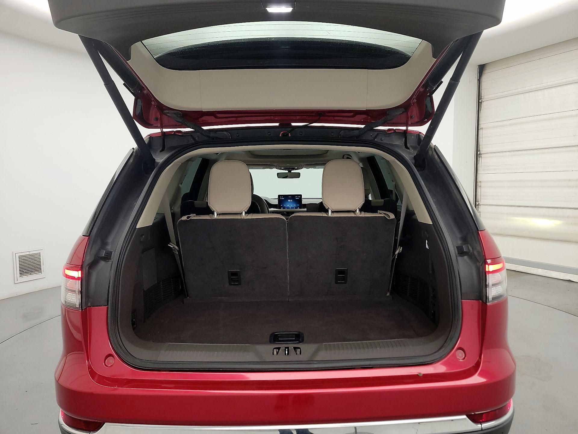Thumbnail: 2021 Lincoln Aviator - 16