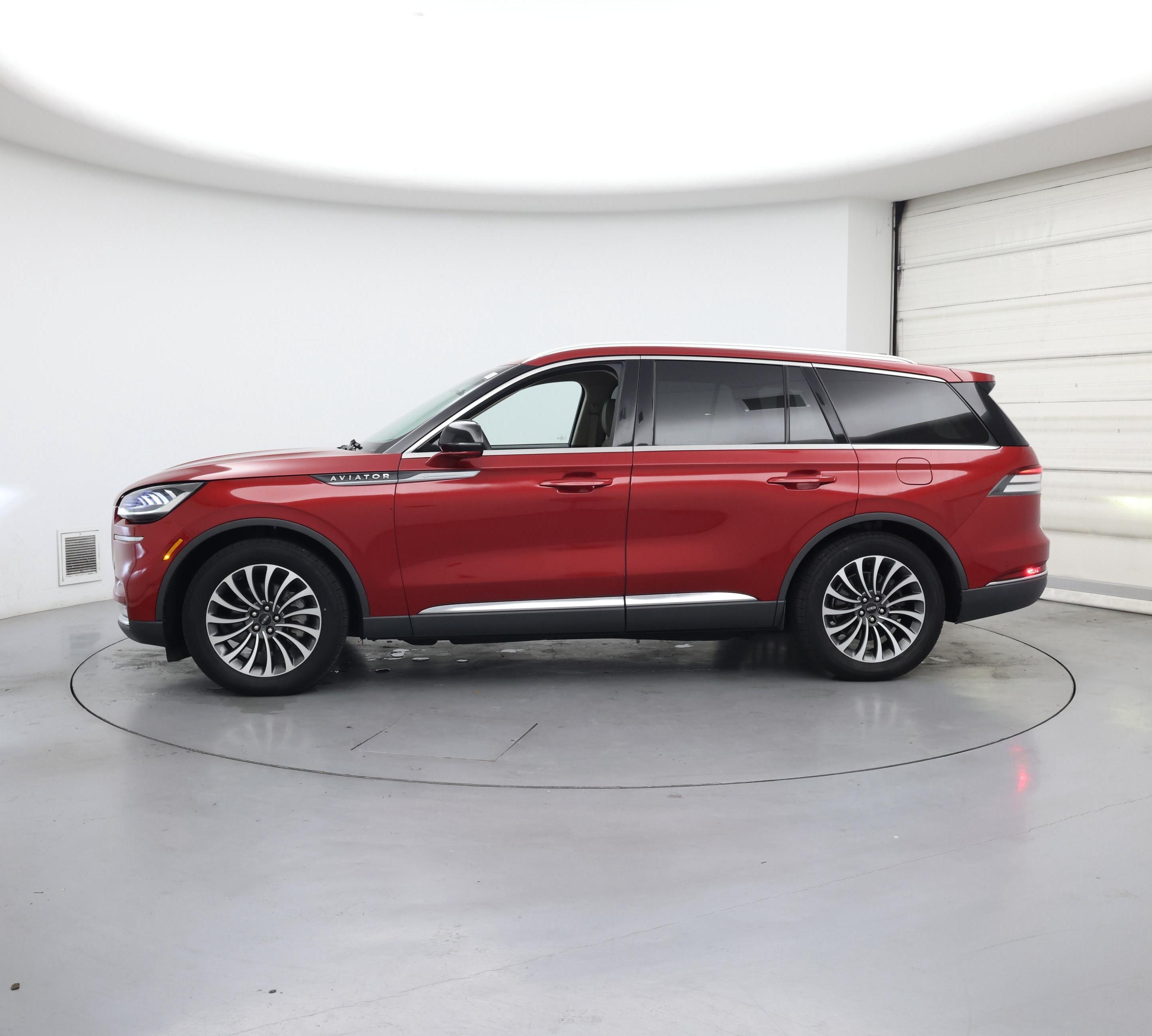 Thumbnail: 2021 Lincoln Aviator - 3