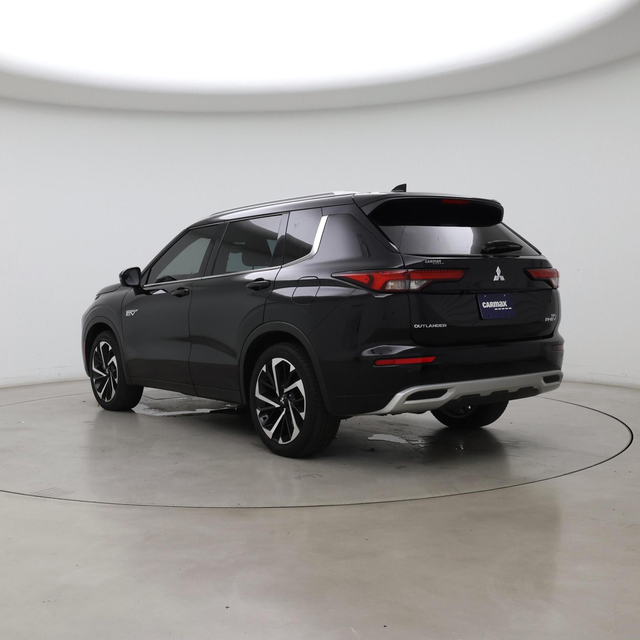 Thumbnail: 2023 Mitsubishi Outlander - 2
