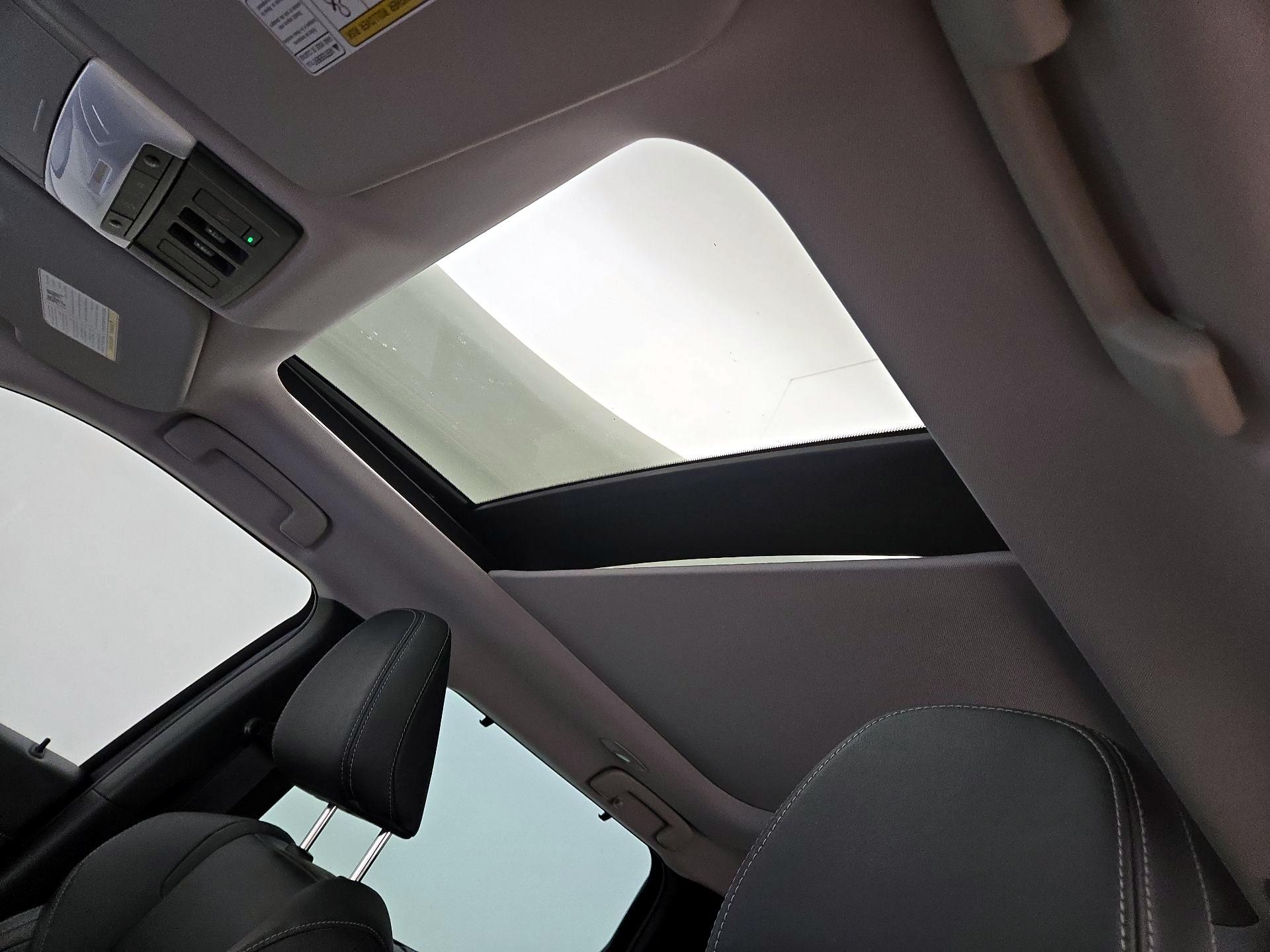 Thumbnail: 2023 Mitsubishi Outlander - 20