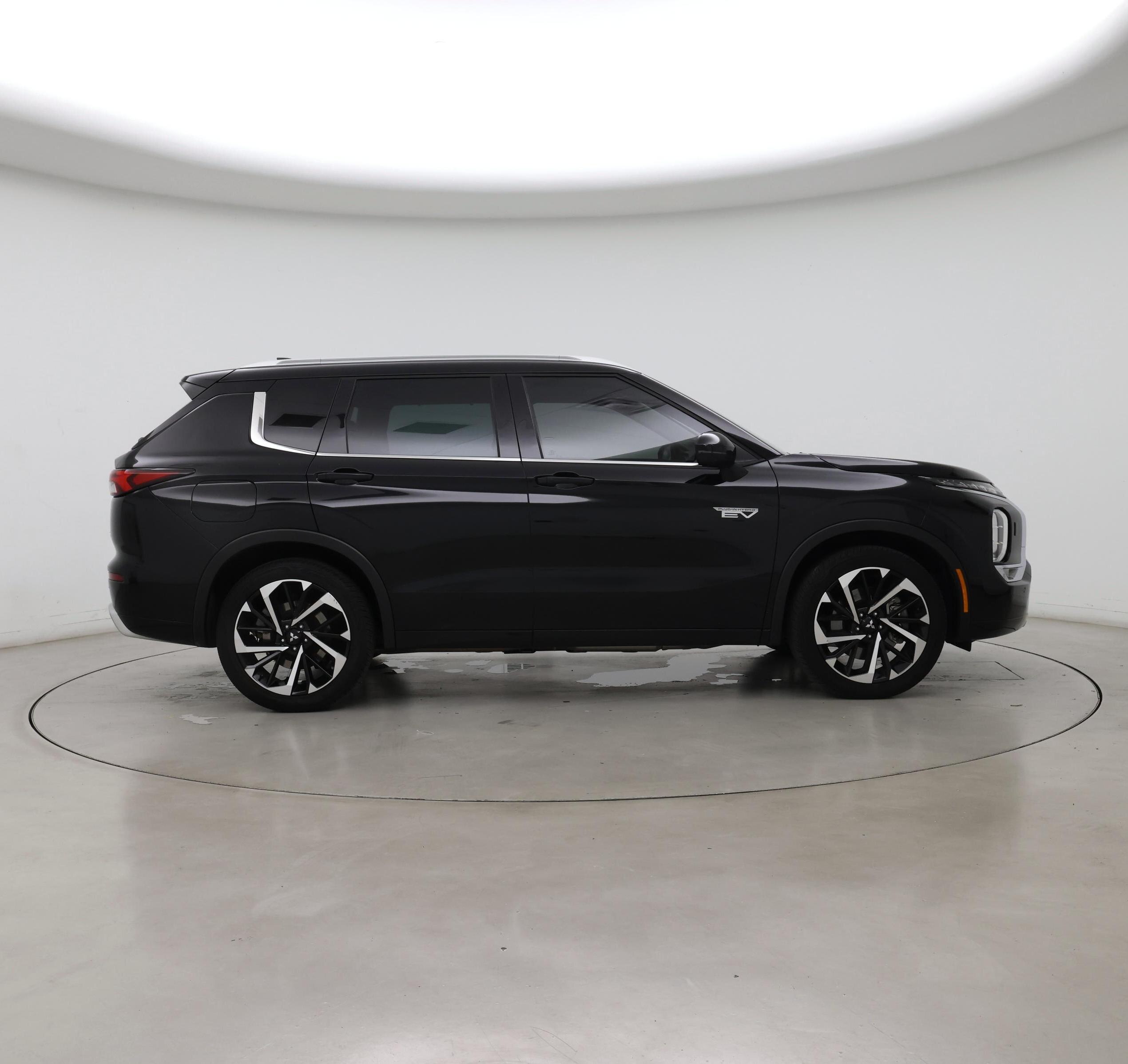 Thumbnail: 2023 Mitsubishi Outlander - 7