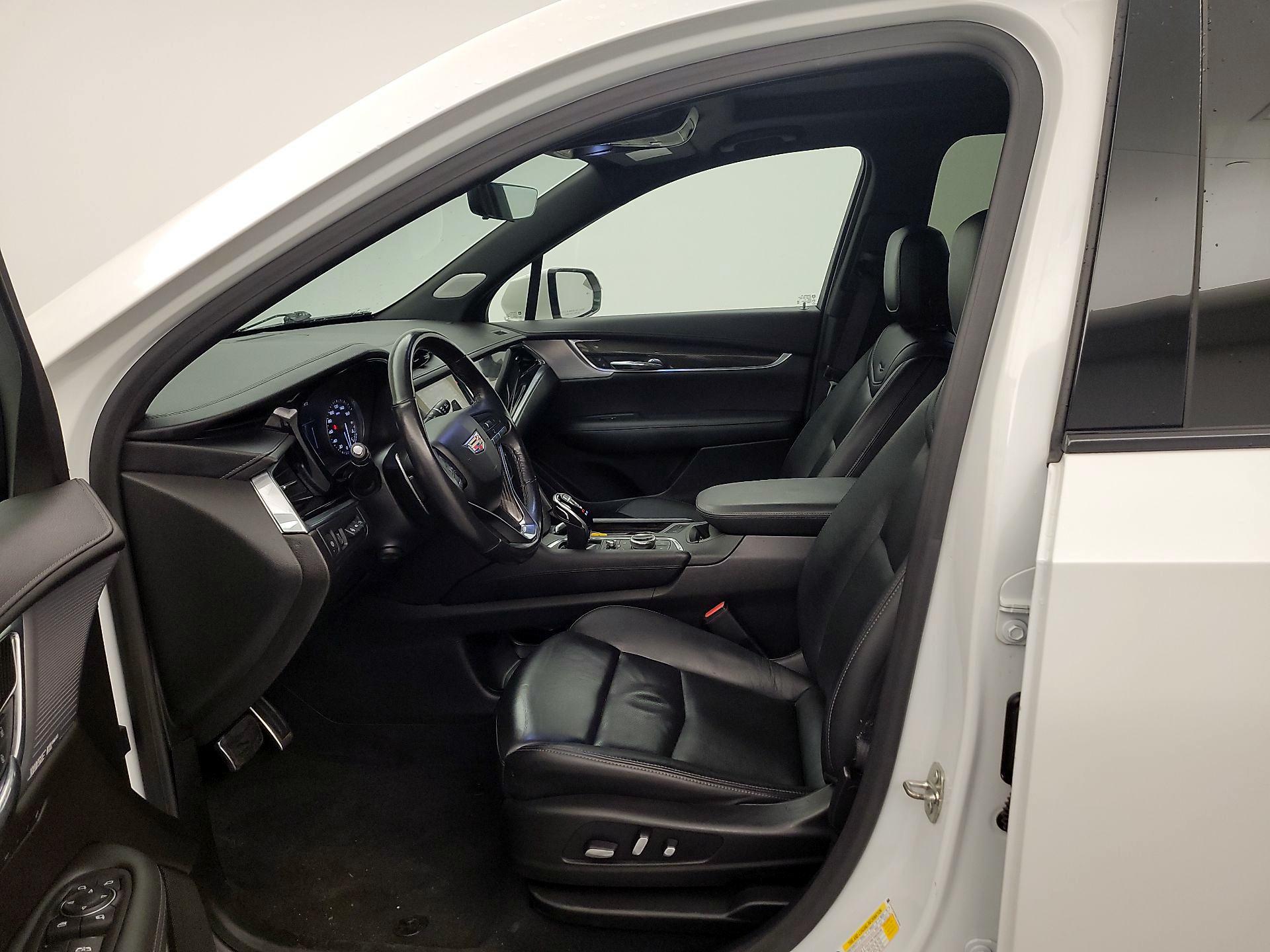 Thumbnail: 2021 Cadillac XT6 - 11