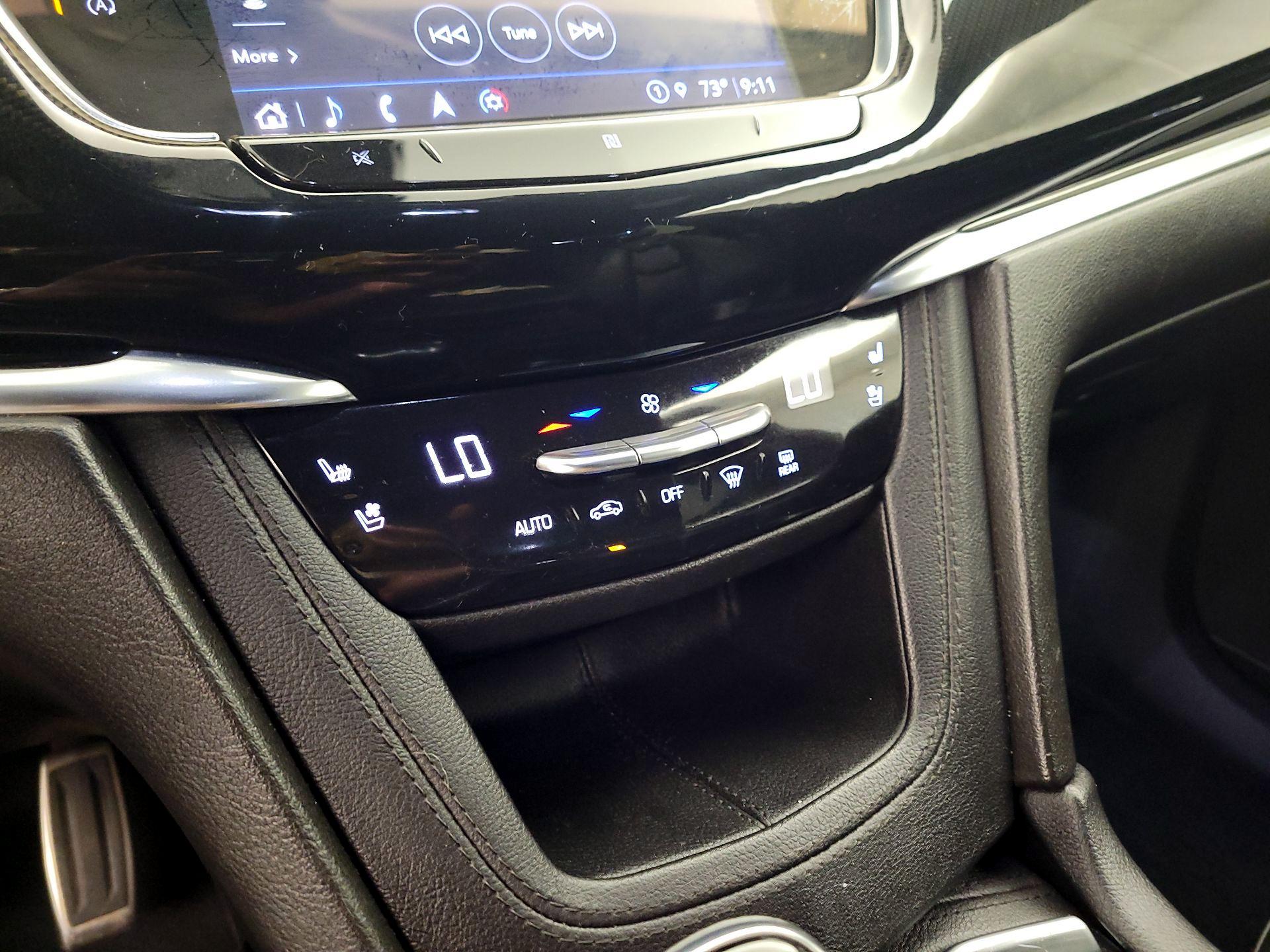 Thumbnail: 2021 Cadillac XT6 - 16