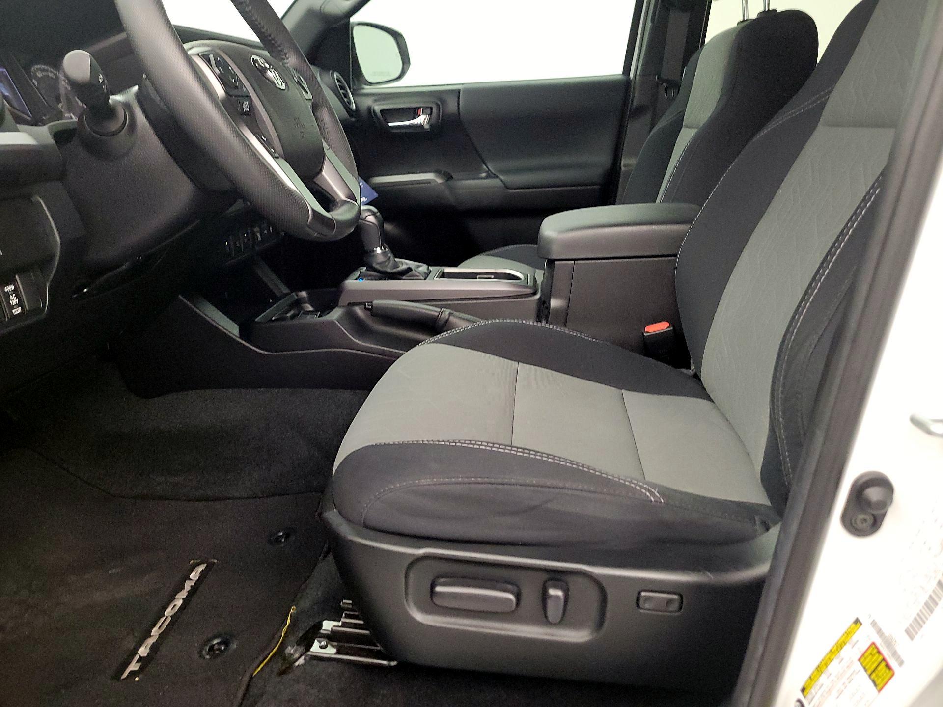 Thumbnail: 2021 Toyota Tacoma - 11