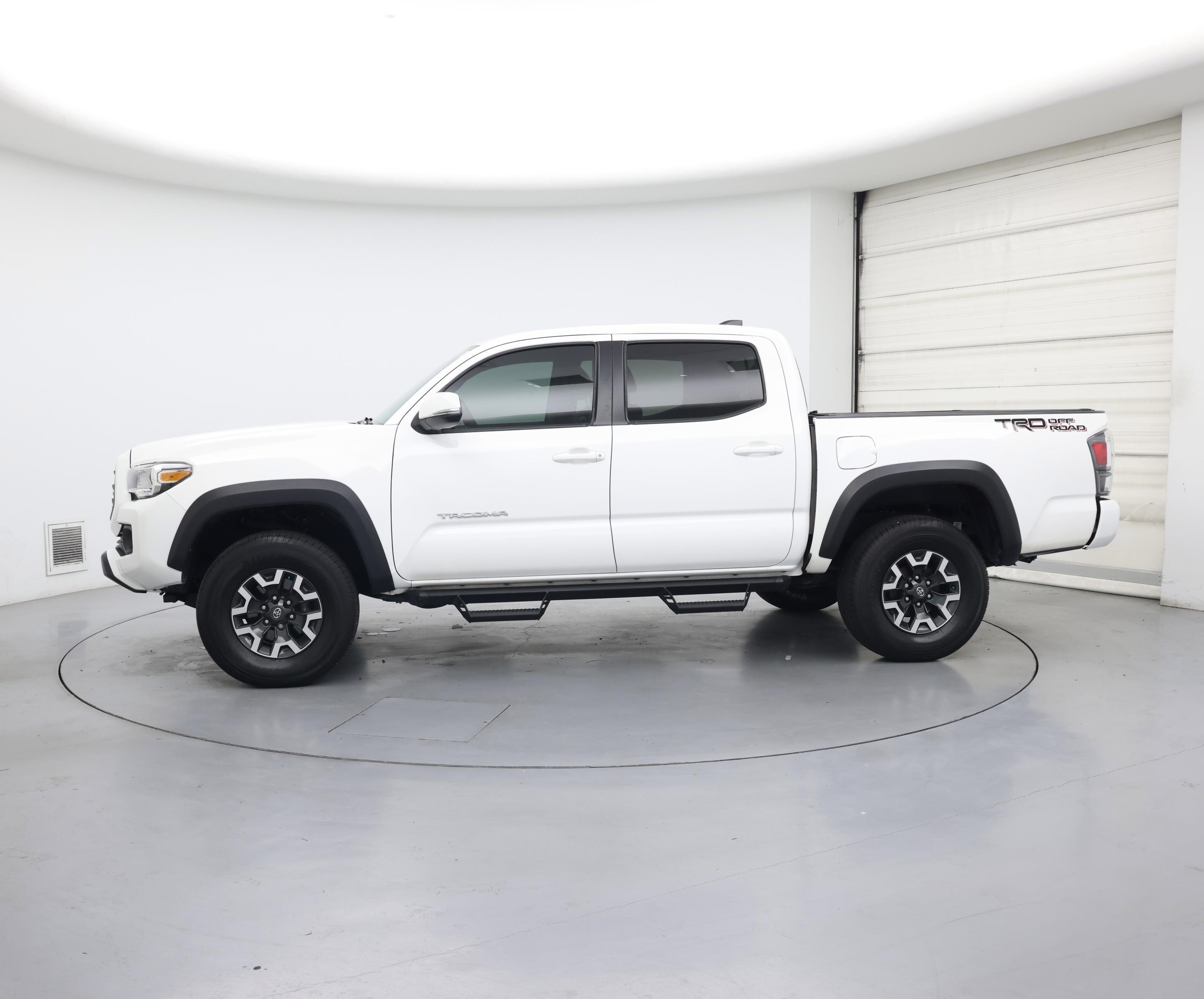 Thumbnail: 2021 Toyota Tacoma - 3