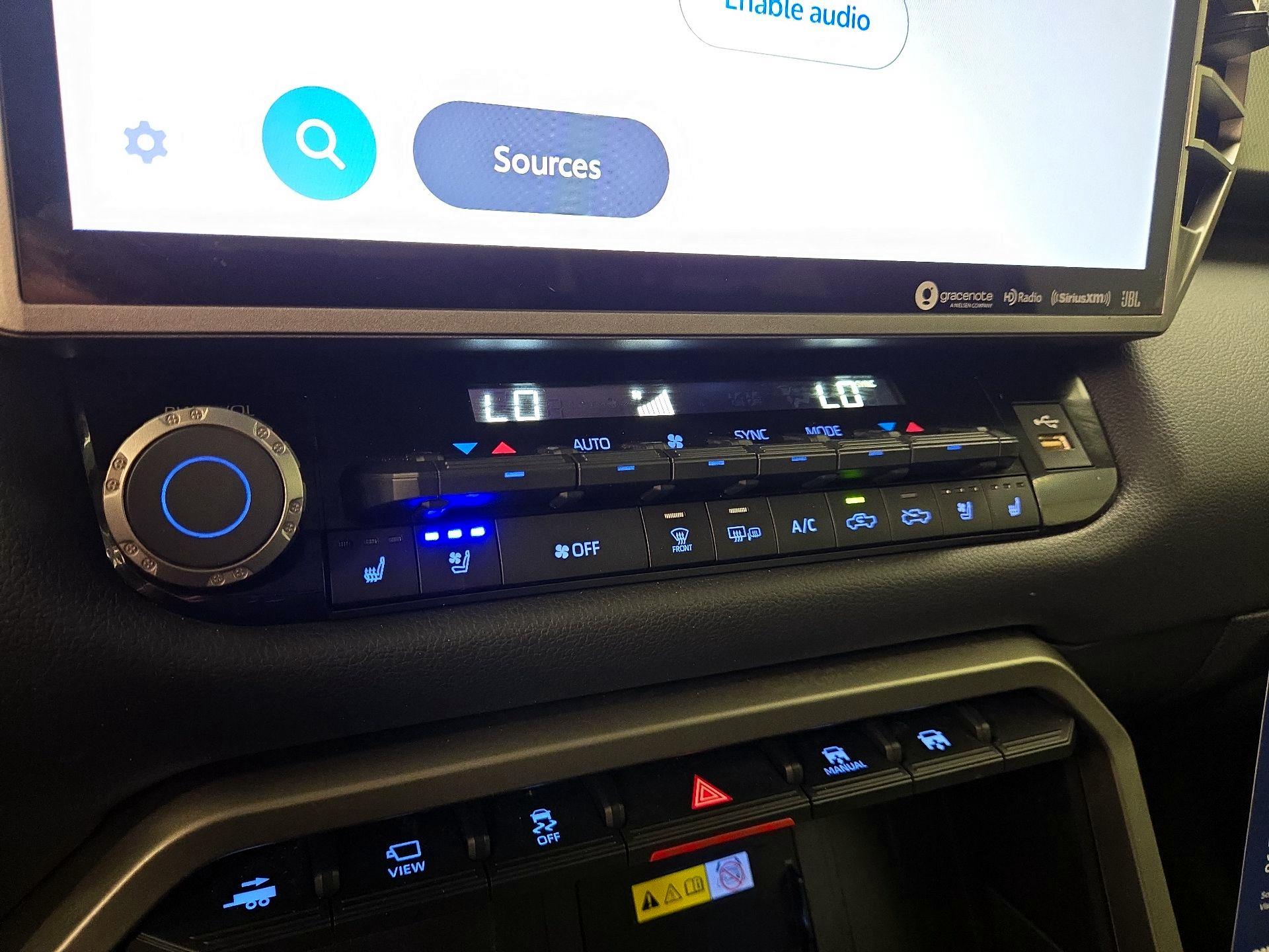 Thumbnail: 2022 Toyota Tundra - 16