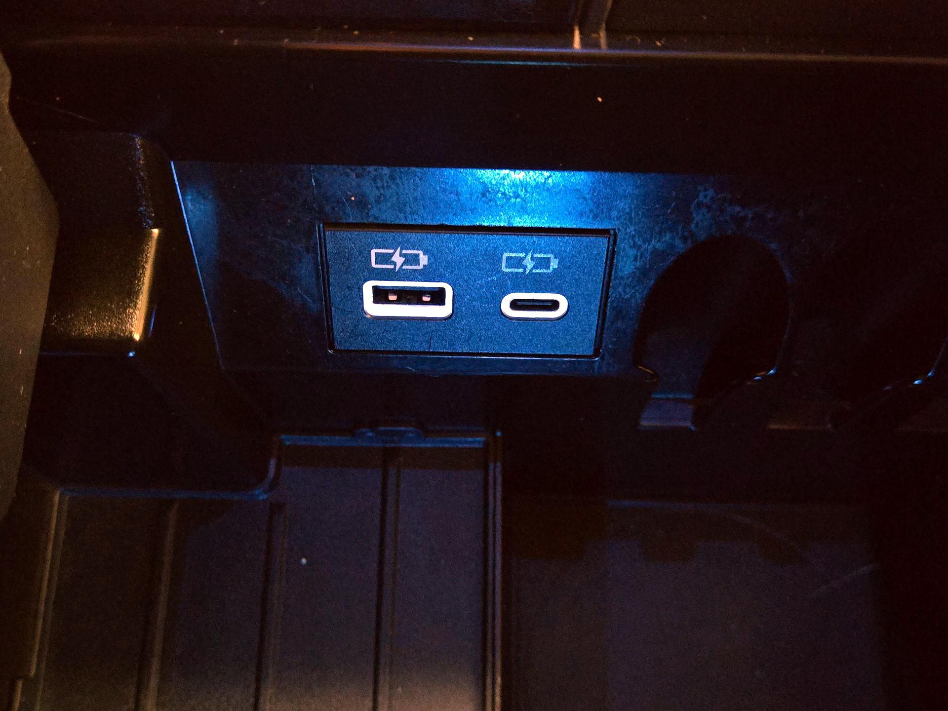 Thumbnail: 2022 Toyota Tundra - 18