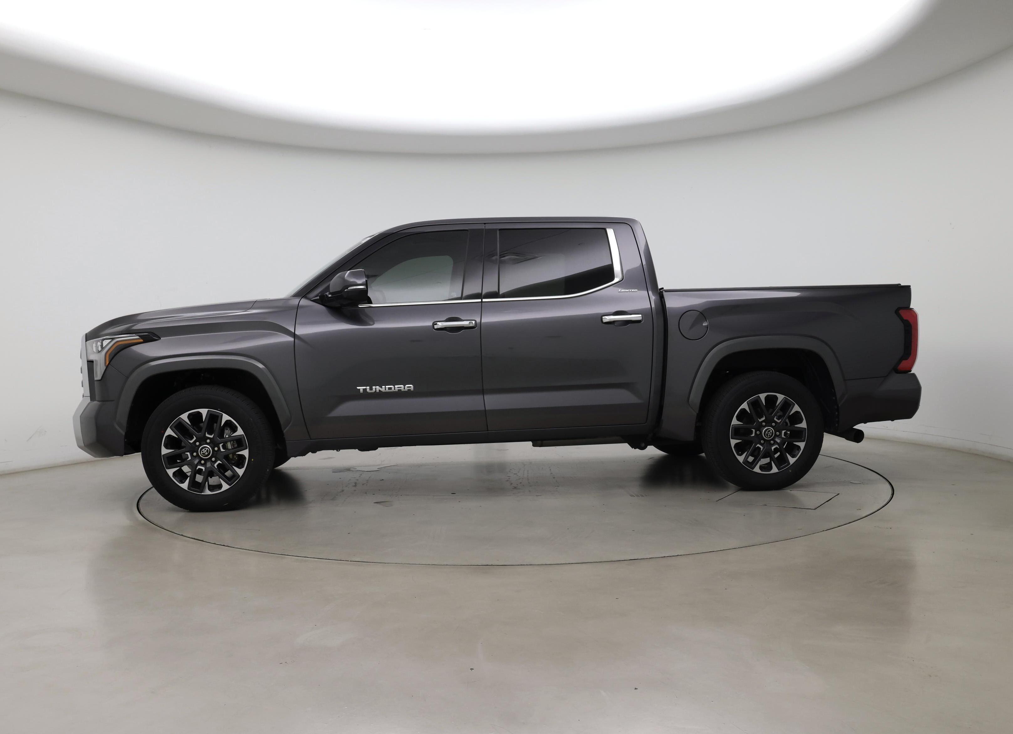 Thumbnail: 2022 Toyota Tundra - 3