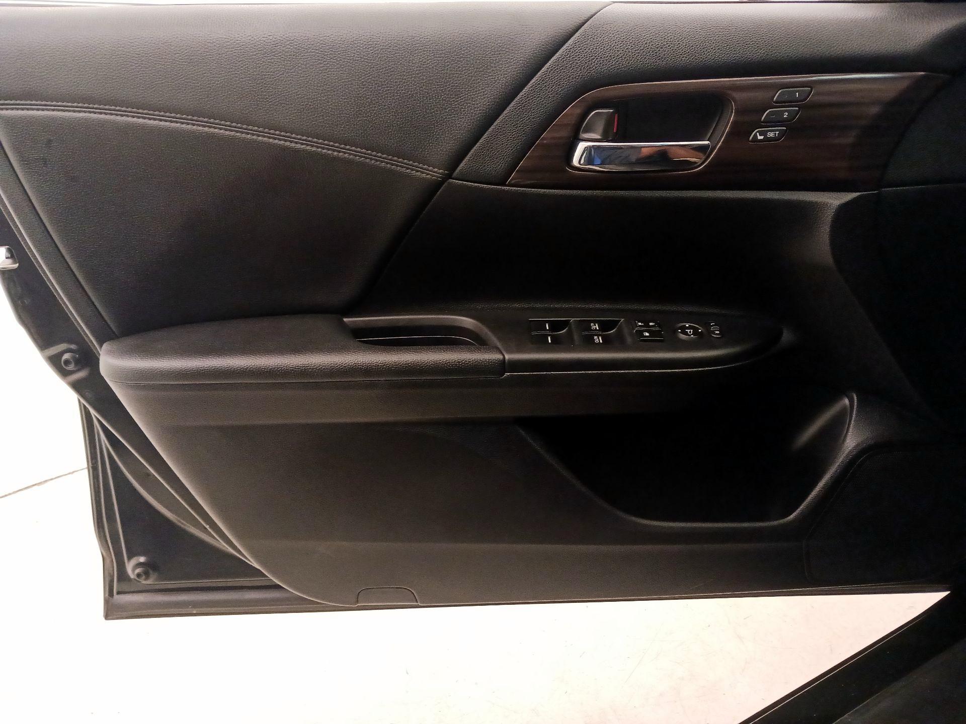 Thumbnail: 2016 Honda Accord - 12