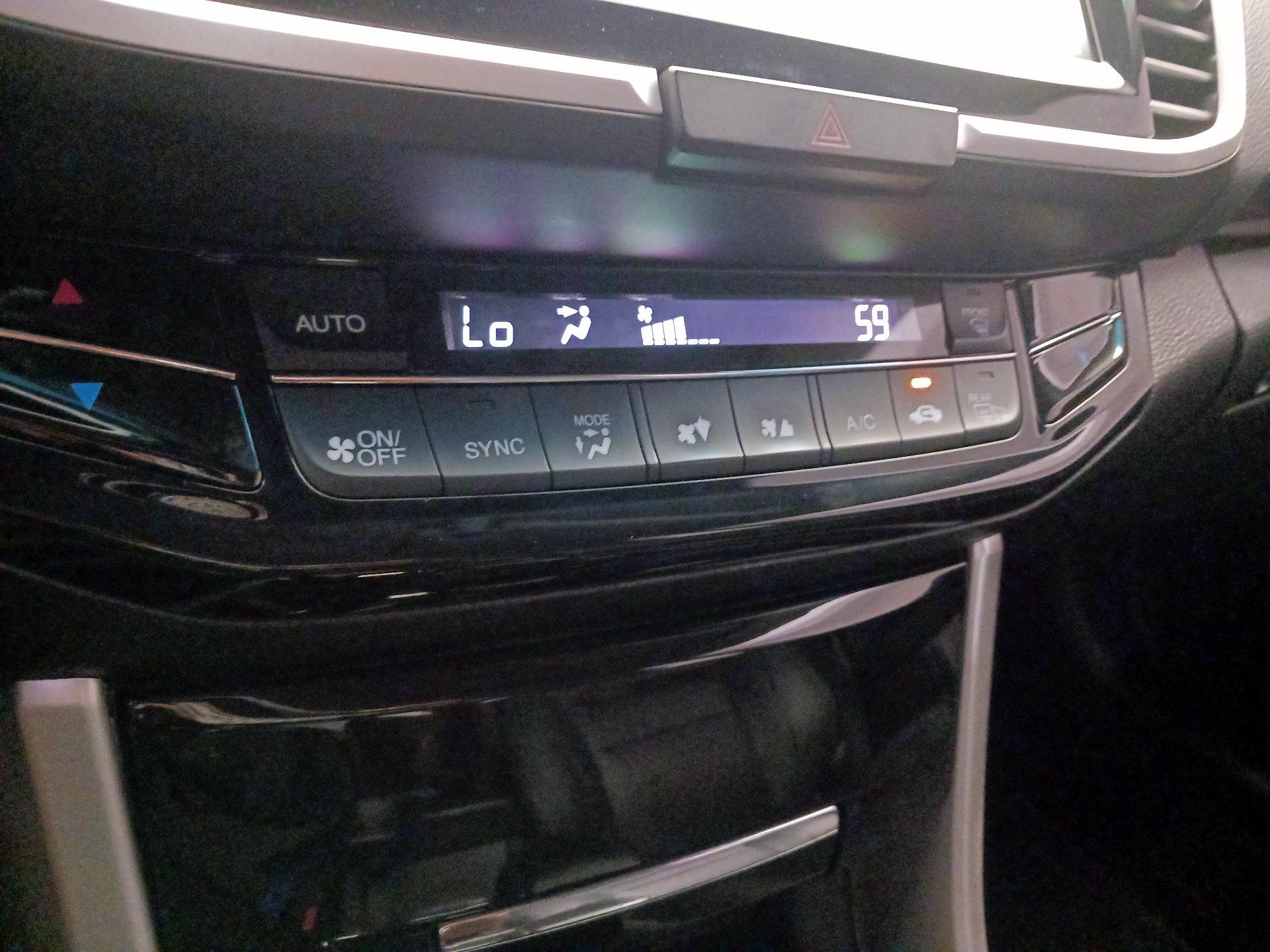 Thumbnail: 2016 Honda Accord - 16
