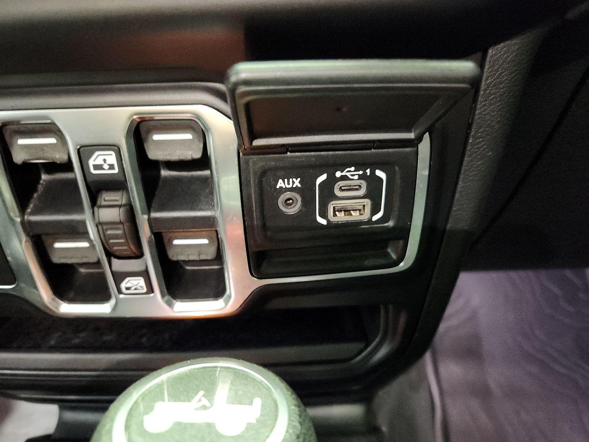 Thumbnail: 2020 Jeep Wrangler - 19