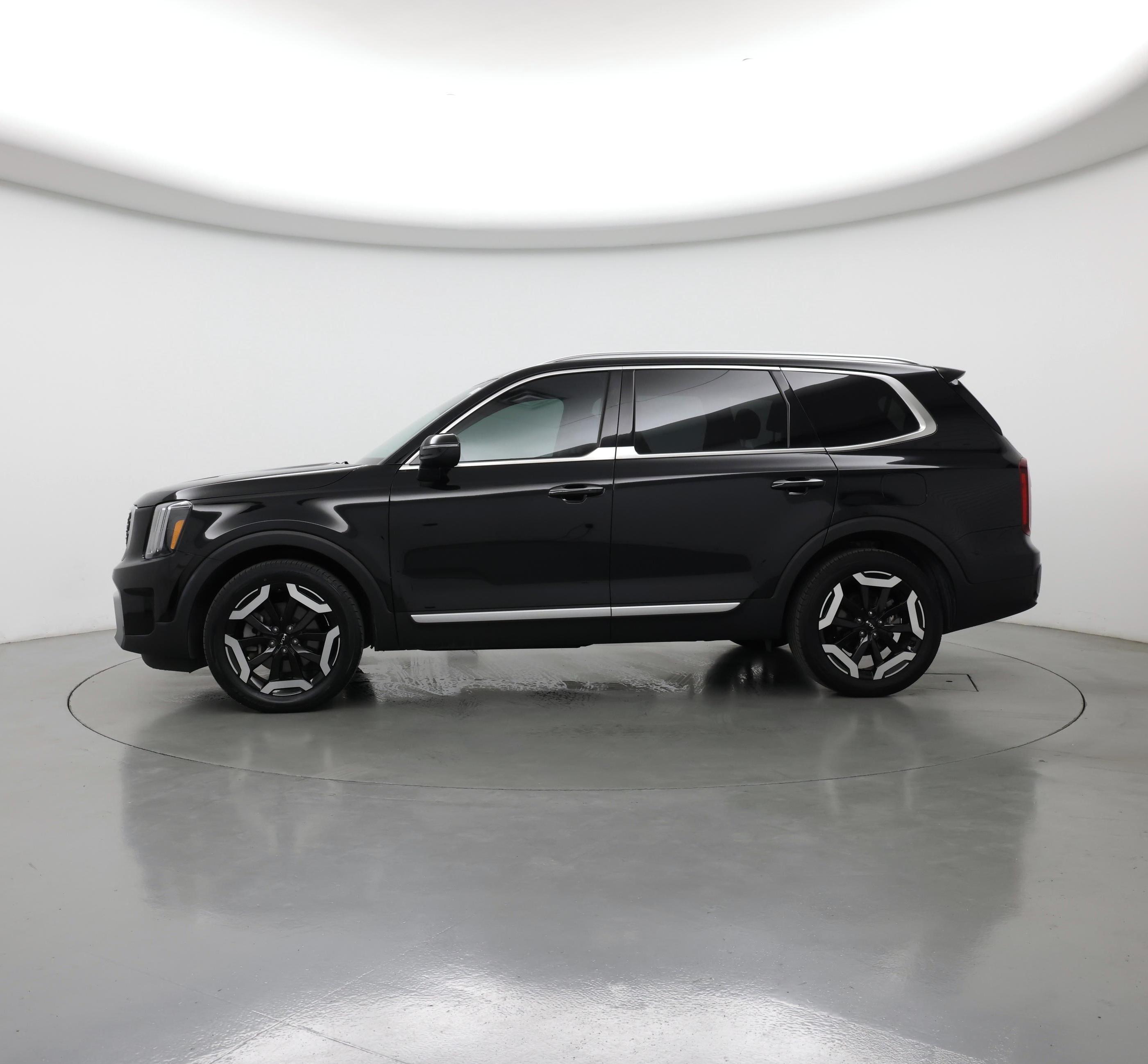 Thumbnail: 2023 Kia Telluride - 3